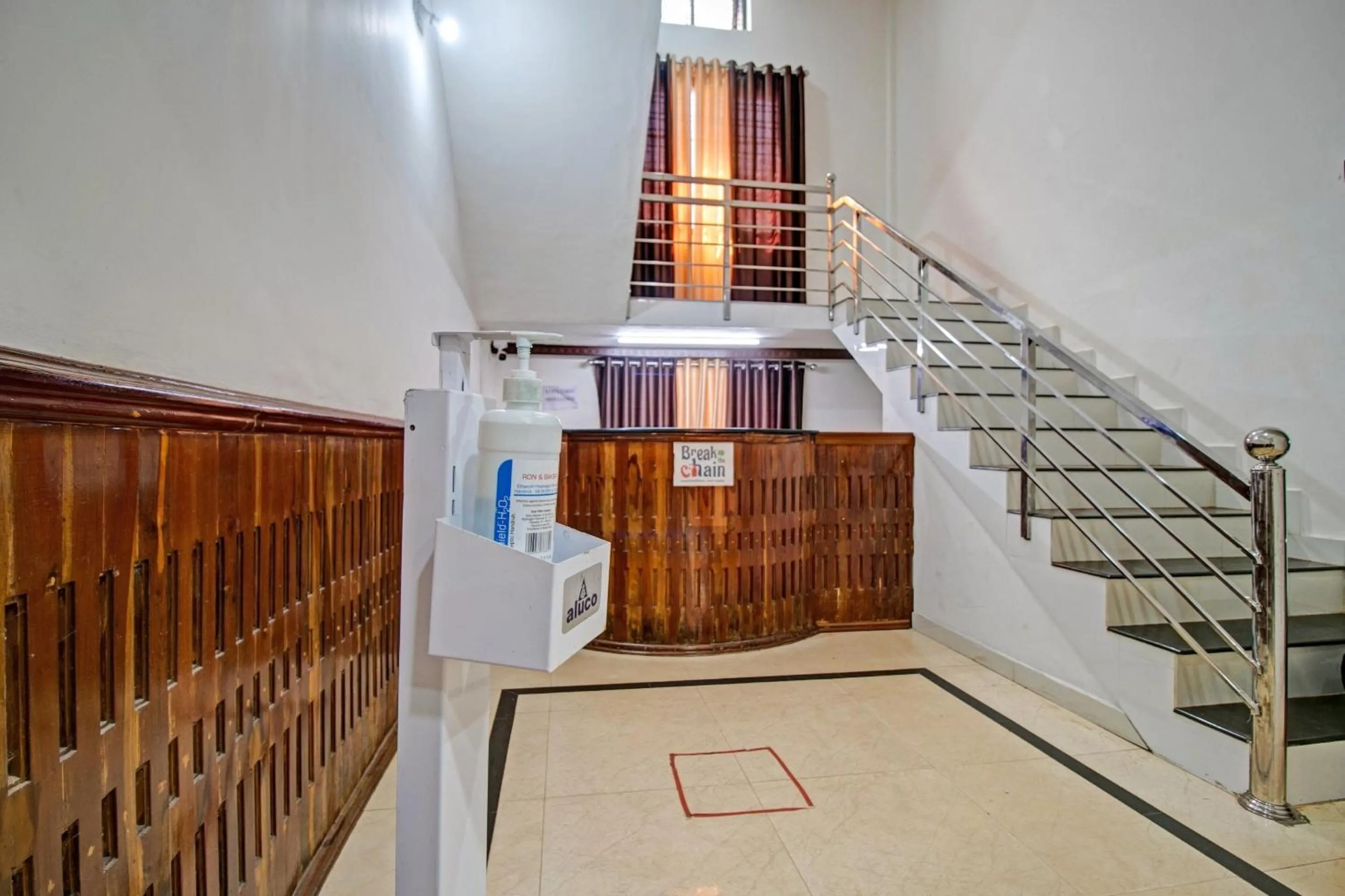 Lobby or reception in Super Capital O Pop Tavern Kazhakkottam