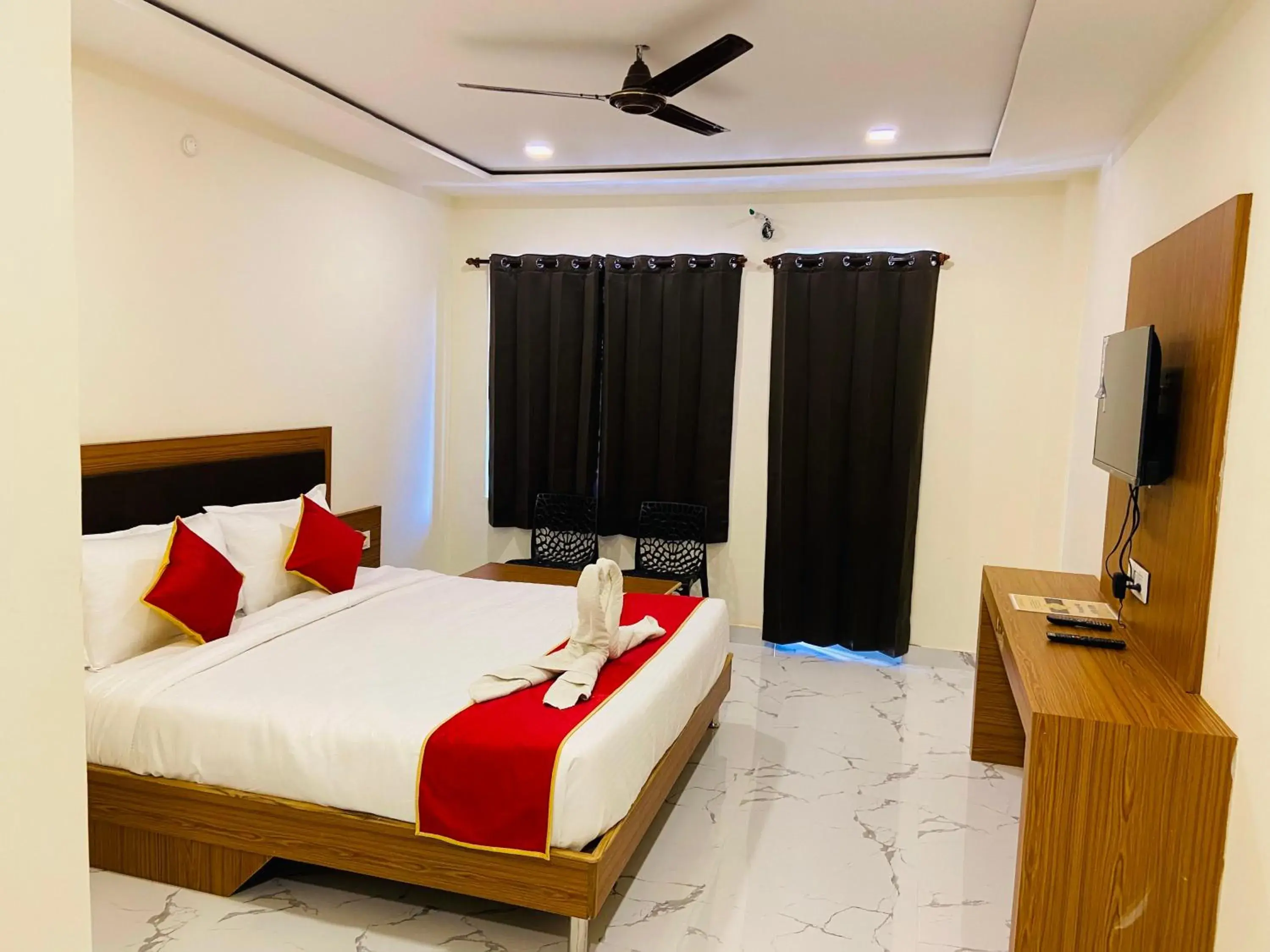 Deluxe Double Room in Pushkar Retreat Resort - The Nature and Mountain View Resort ,Pushkar Deluxe Double Room in Pushkar Retreat Resort - The Nature and Mountain View Resort ,Pushkar