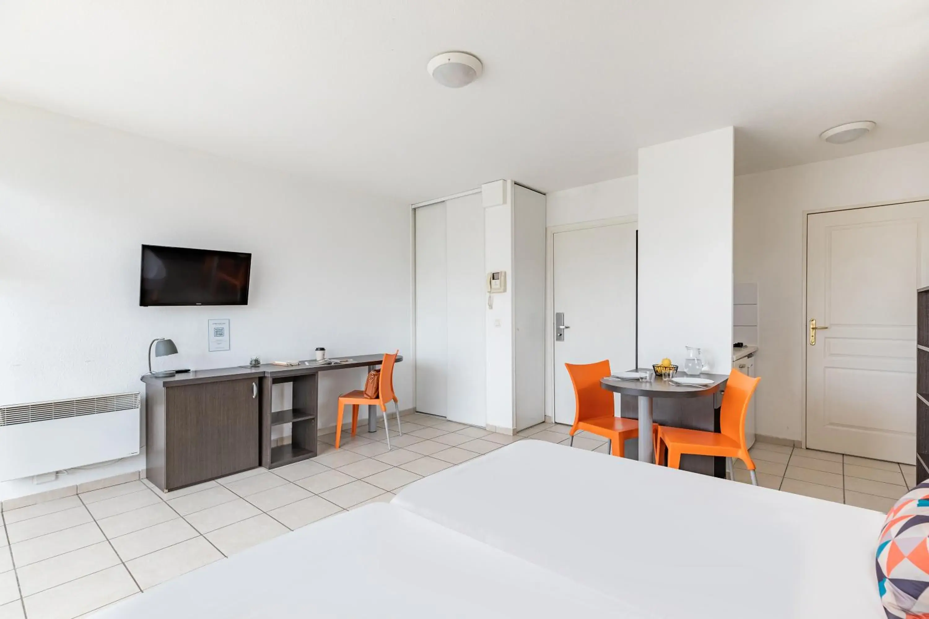 Bed in Appart'City Classic Thonon Les Bains Bed in Appart'City Classic Thonon Les Bains