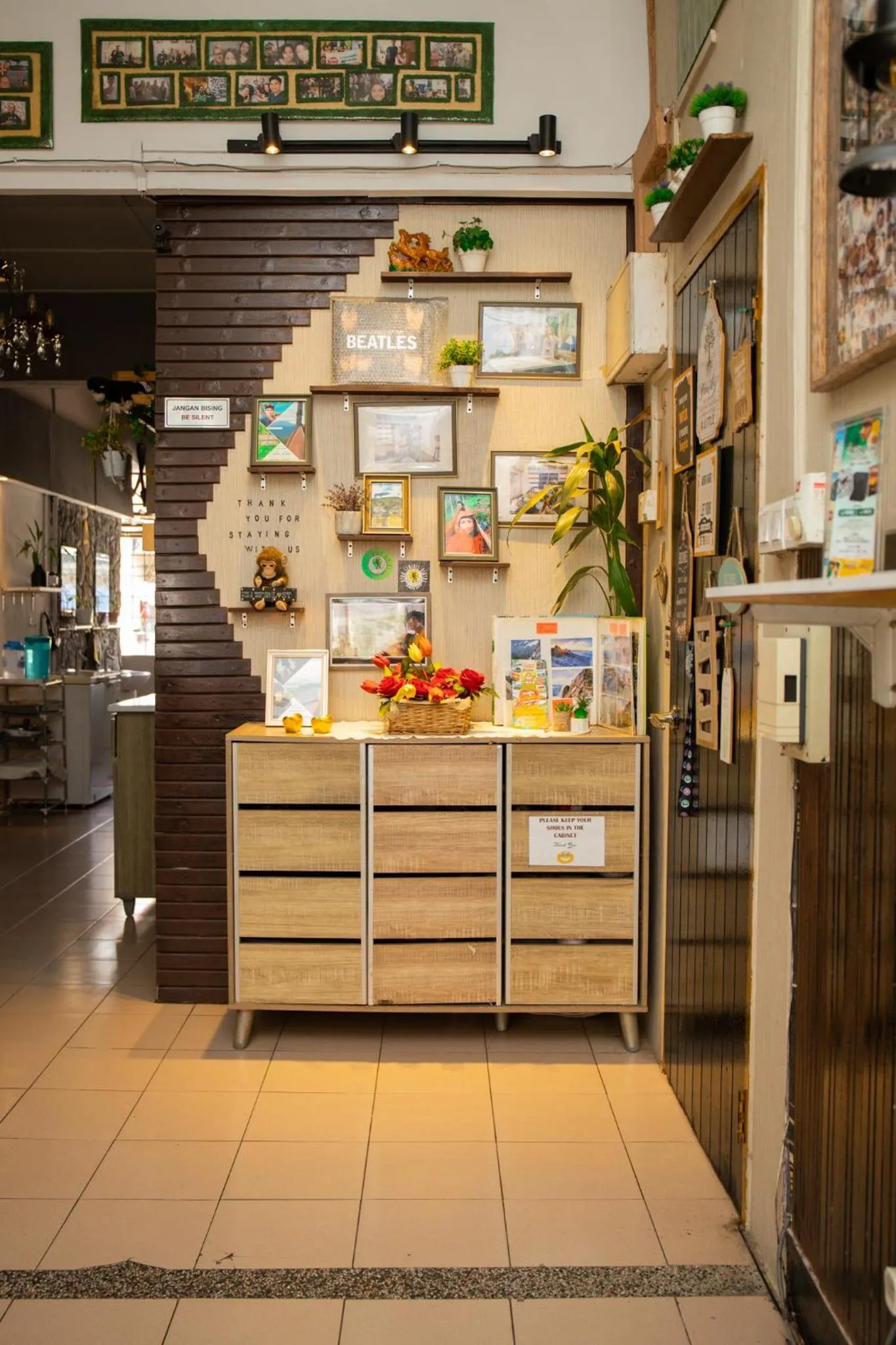 Escape Backpackers KK