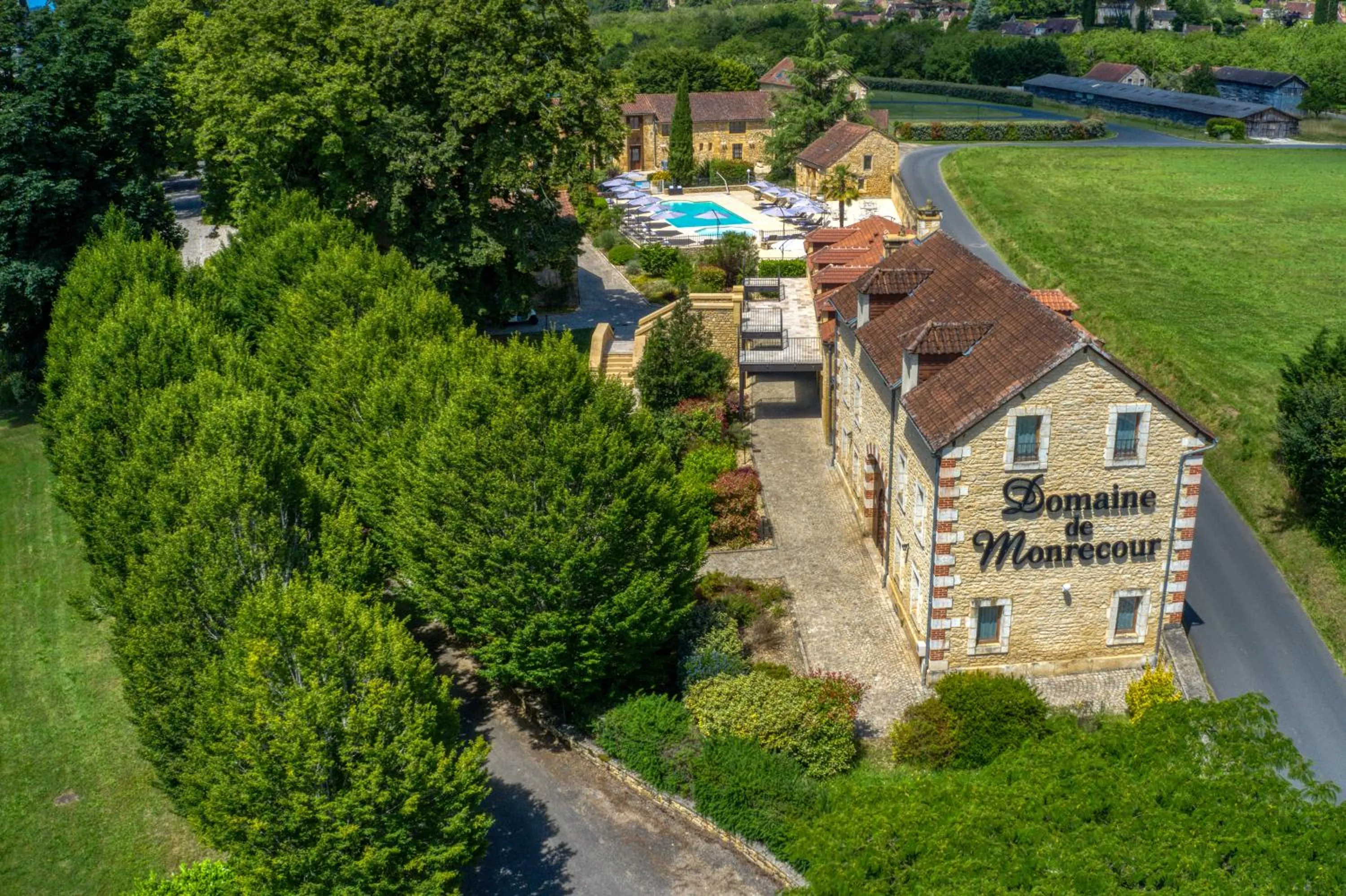 Property building in Domaine de Monrecour - Hôtel & Restaurant - Proche de Sarlat