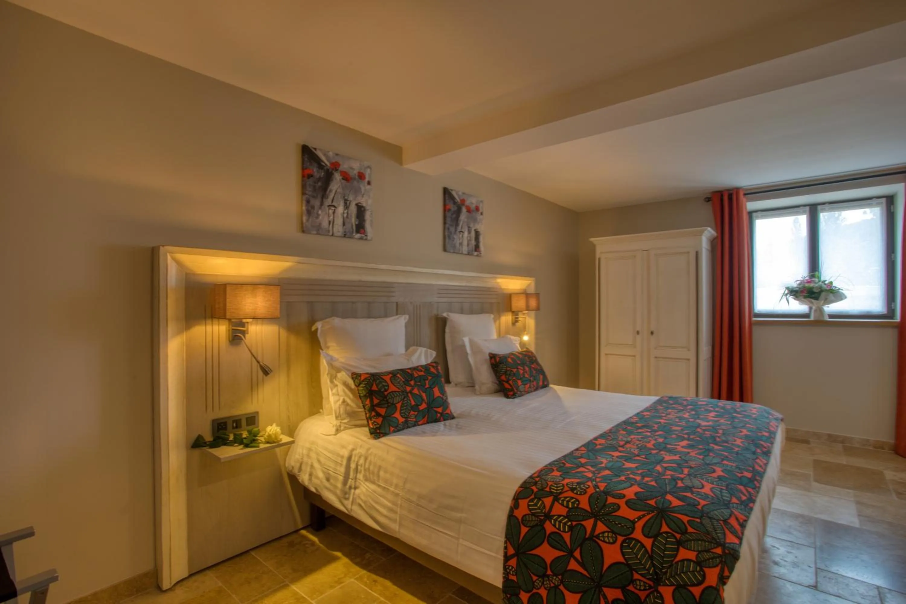 Bed in Domaine de Monrecour - Hôtel & Restaurant - Proche de Sarlat