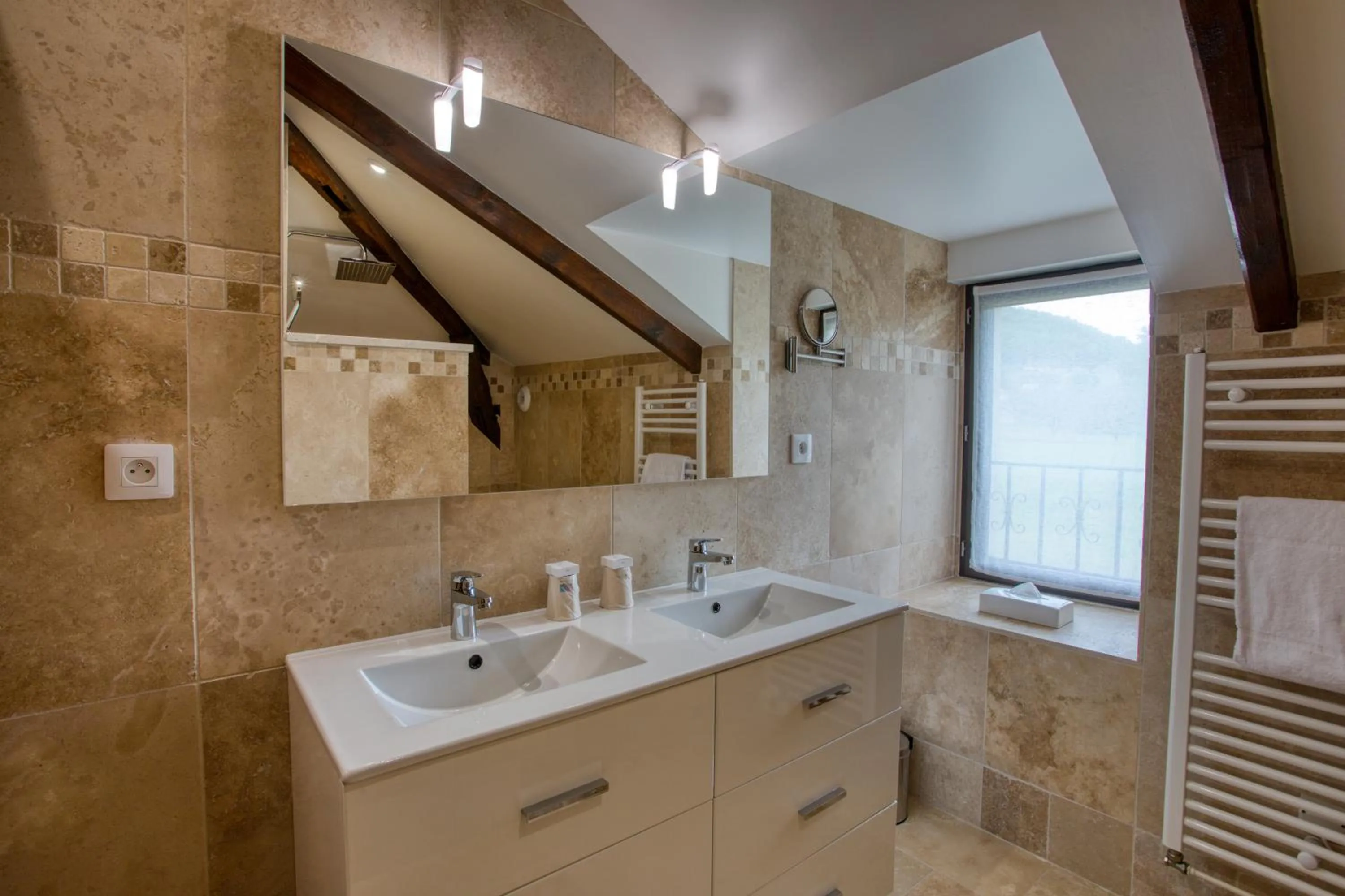 Shower in Domaine de Monrecour - Hôtel & Restaurant - Proche de Sarlat