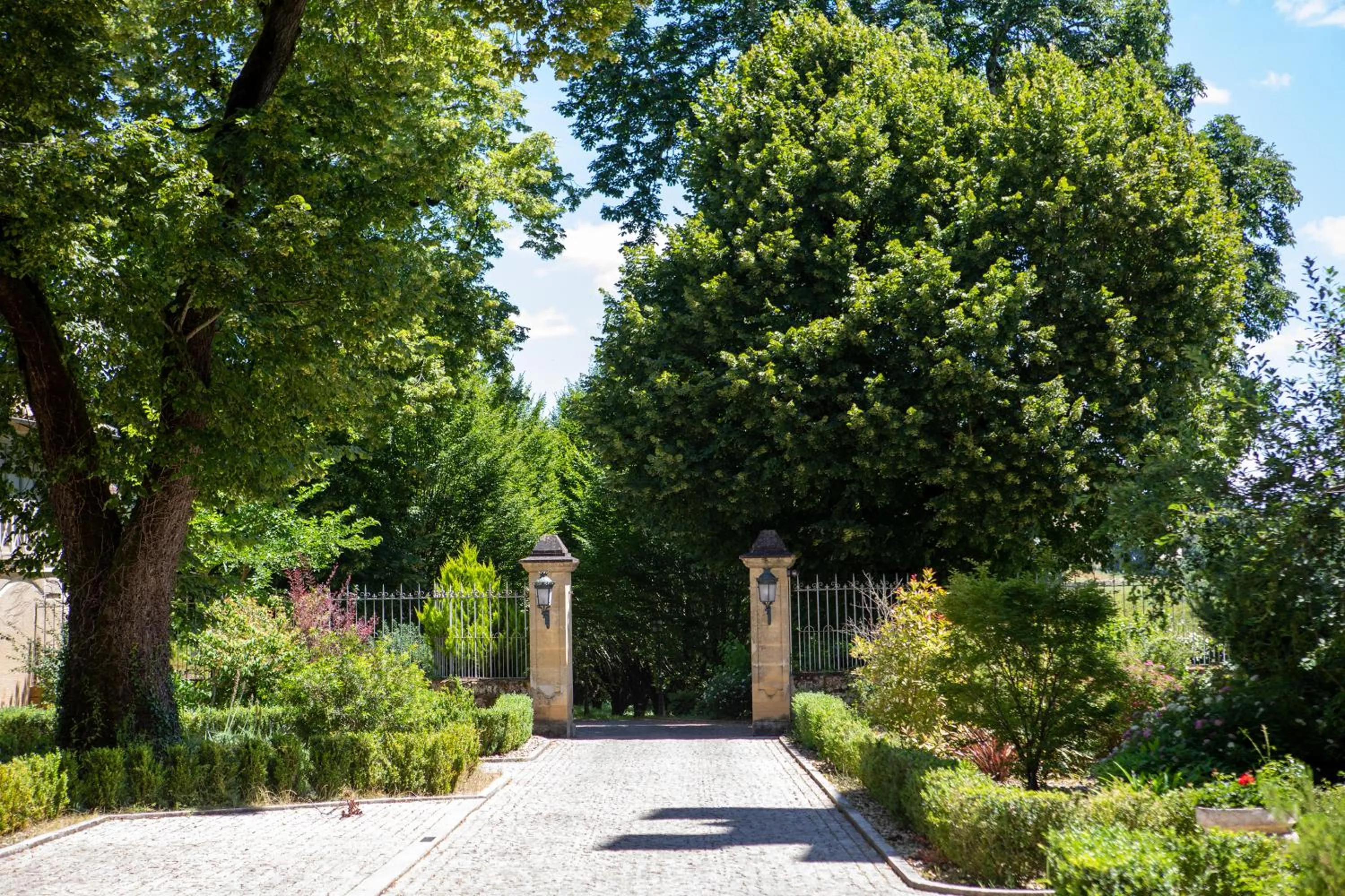 Facade/entrance in Domaine de Monrecour - Hôtel & Restaurant - Proche de Sarlat