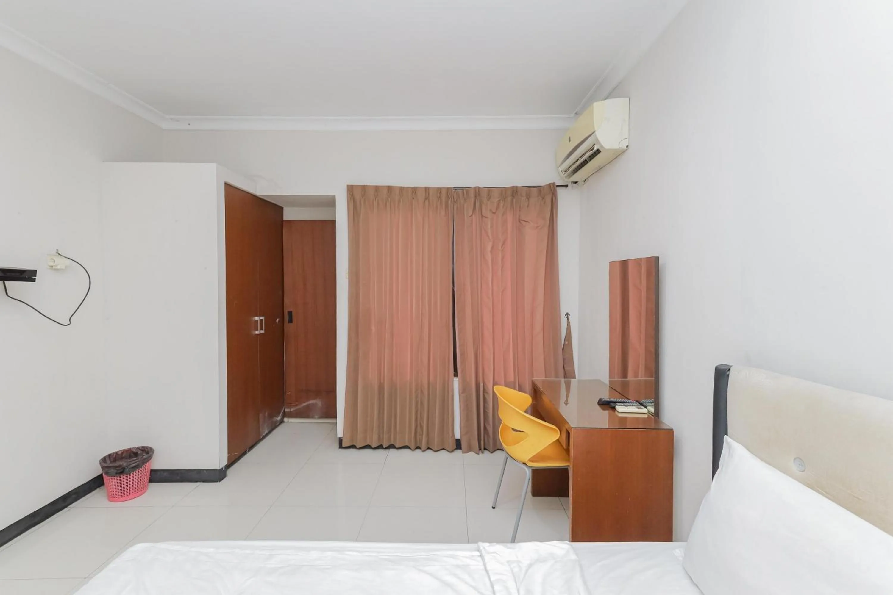 Bedroom in KoolKost near Tunjungan Plaza