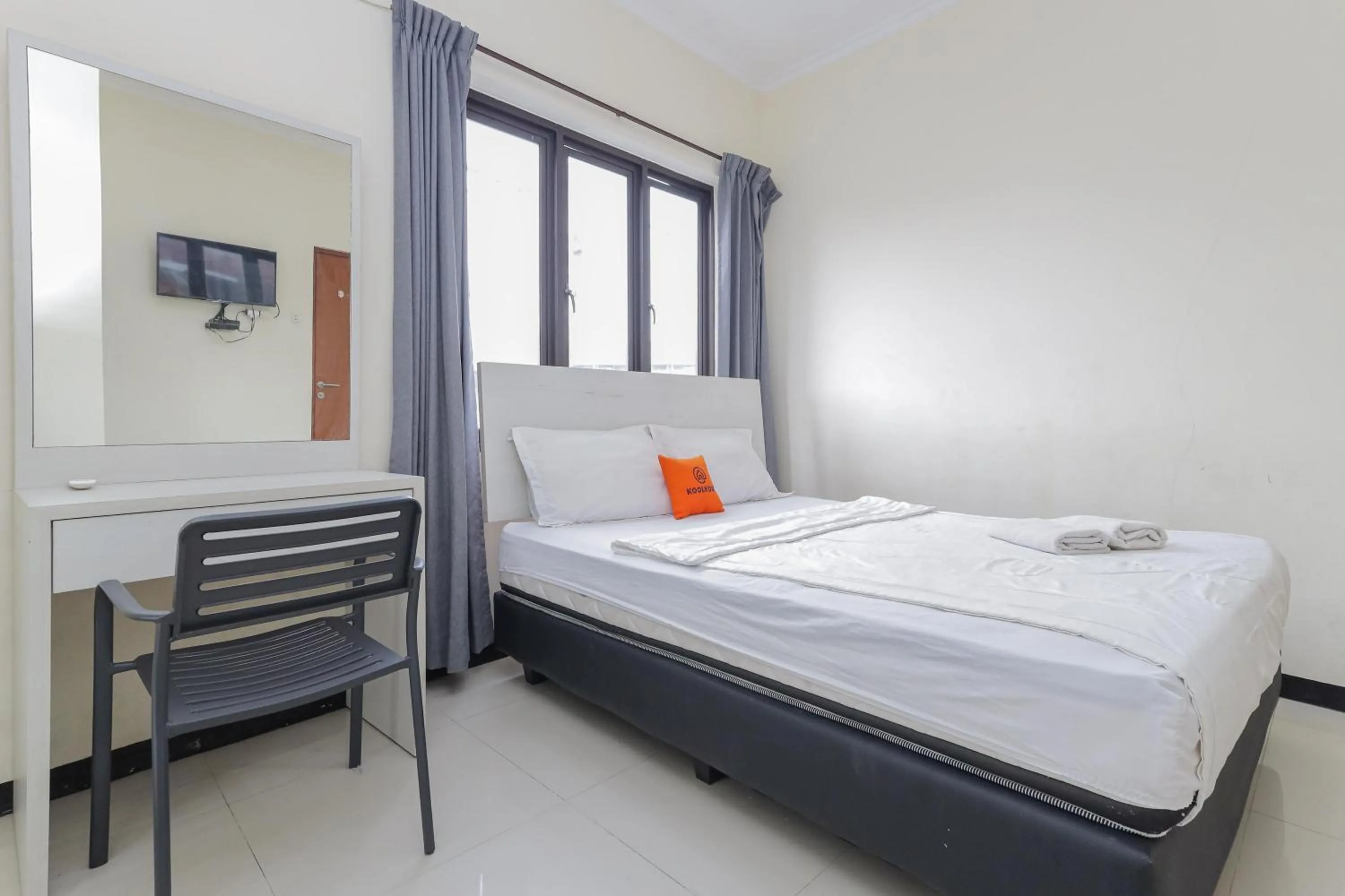 Bedroom in KoolKost near Tunjungan Plaza