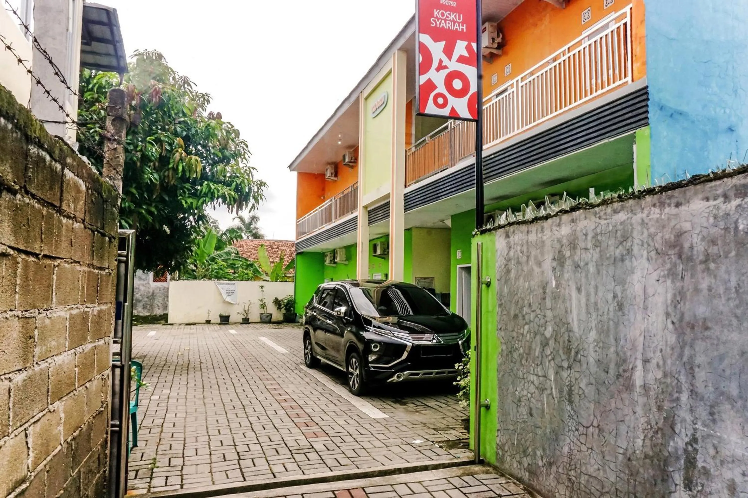 Facade/entrance in OYO 90792 Kosku Syariah