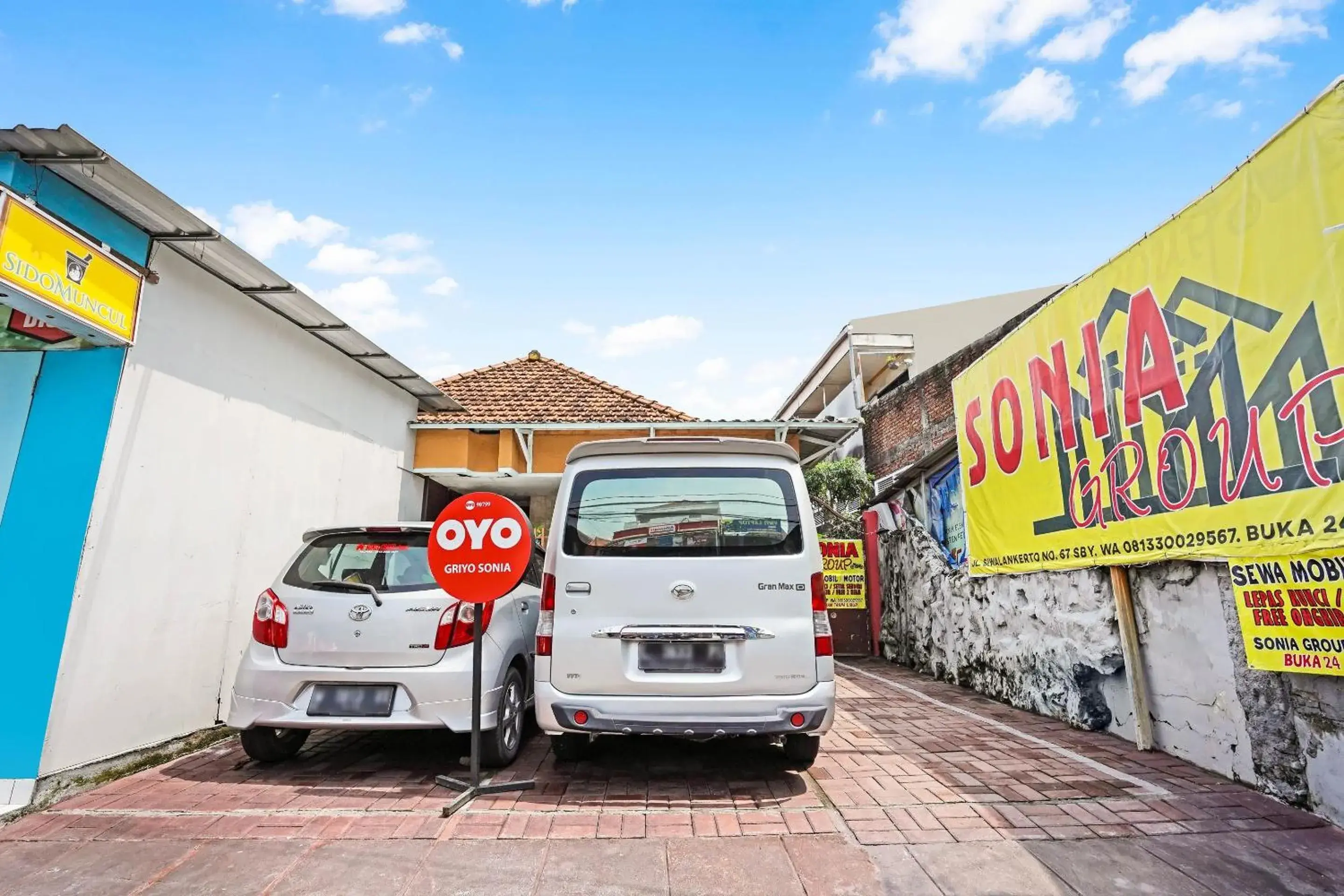 Facade/entrance in Hotel O Griyo Sonia Facade/entrance in Hotel O Griyo Sonia