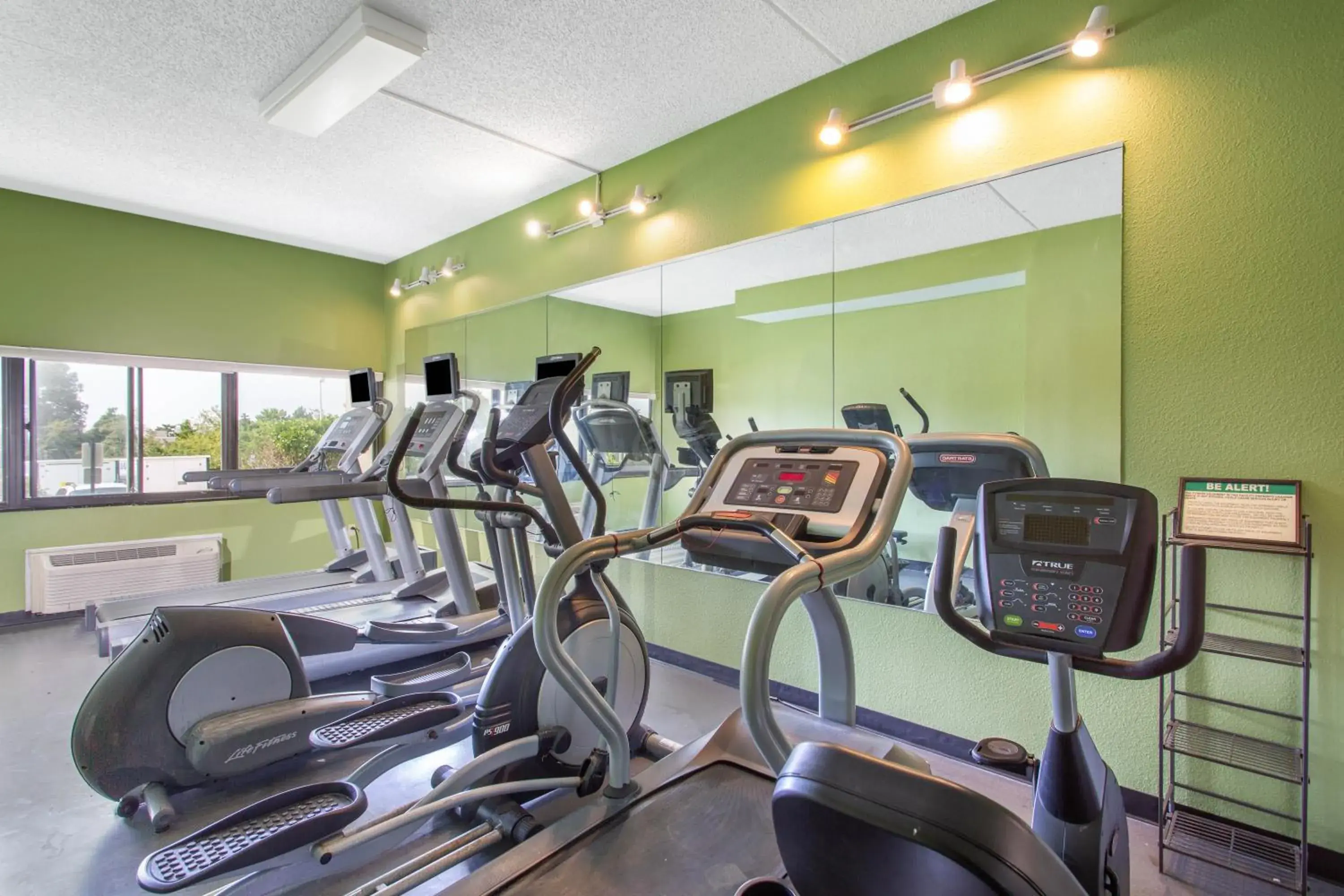 Fitness centre/facilities in Days Inn by Wyndham Absecon Atlantic City Area Fitness centre/facilities in Days Inn by Wyndham Absecon Atlantic City Area