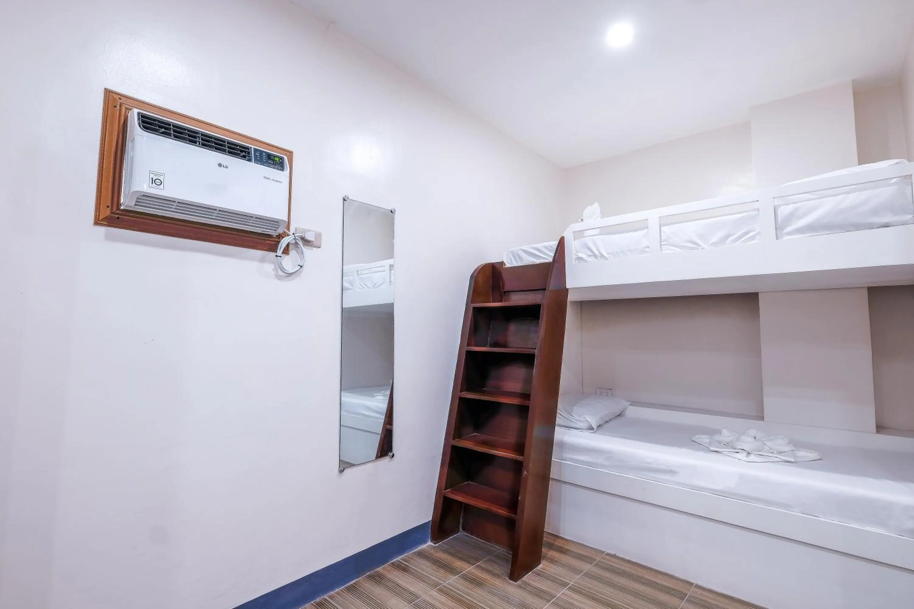 bunk bed, Bed in FB DORMITEL SUITES