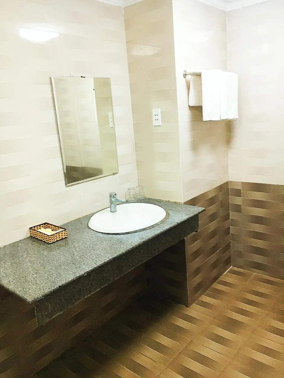 Toilet in Biet Dien Hotel