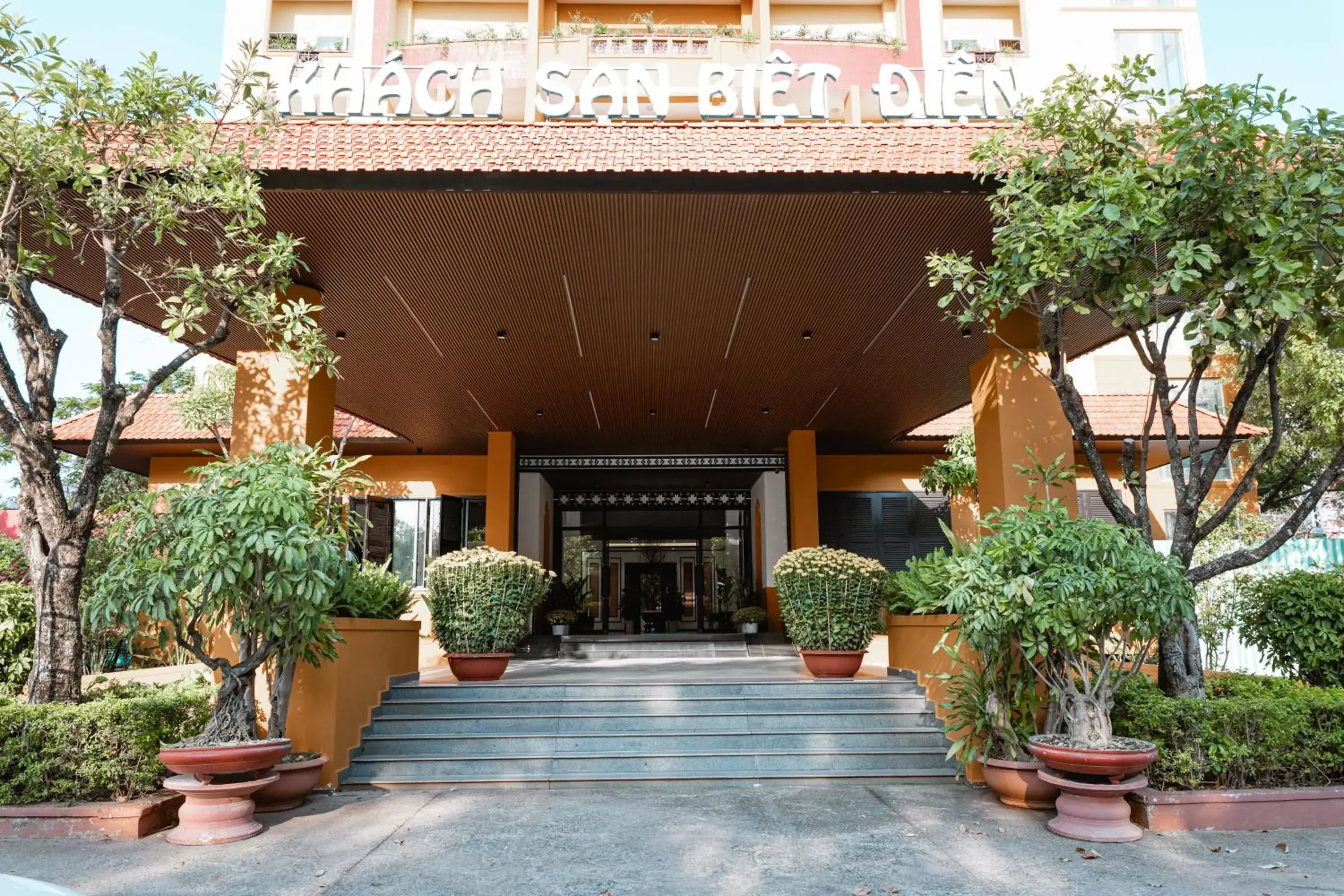 Property building in Biet Dien Hotel Property building in Biet Dien Hotel