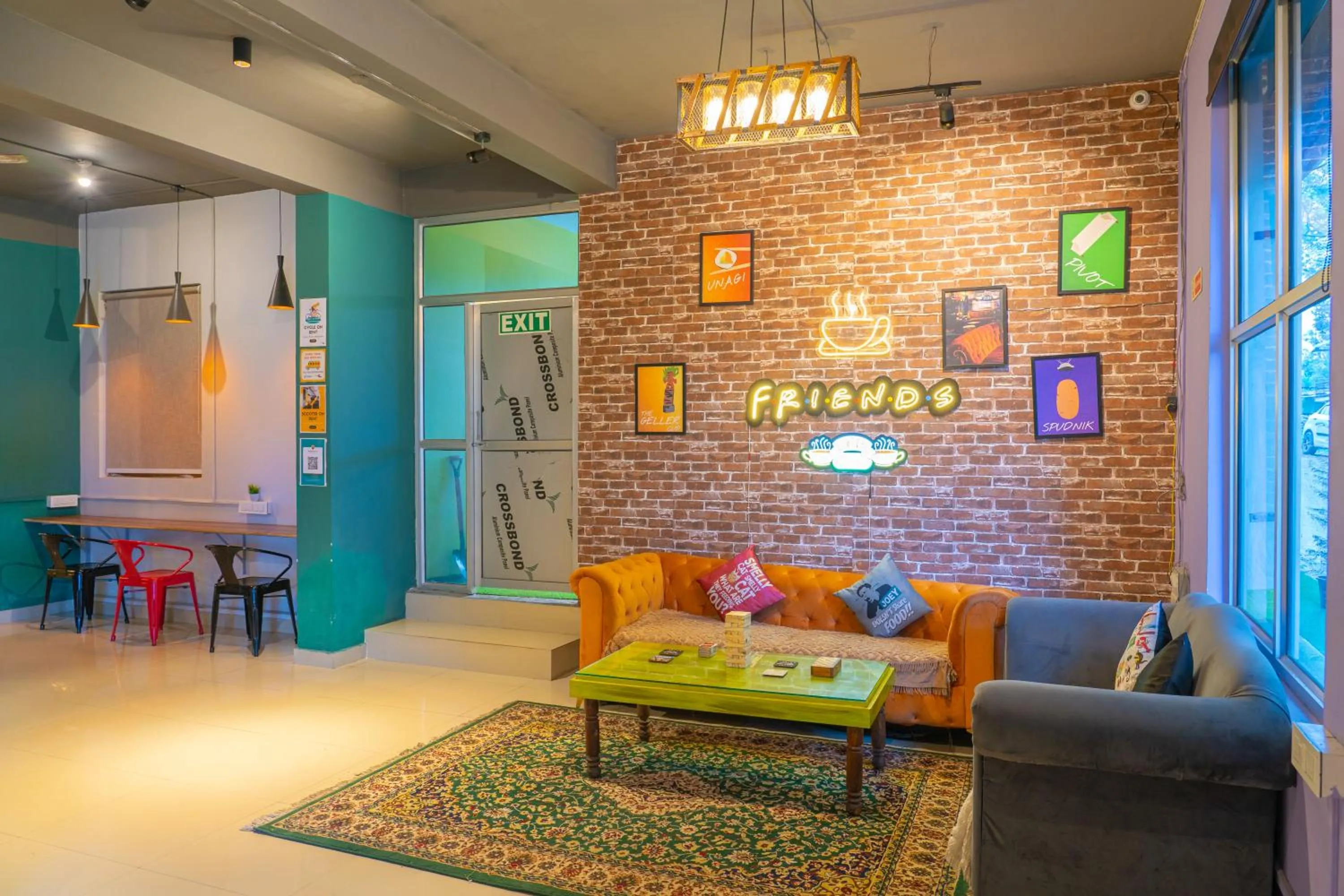 Living room in Whoopers Hostel Bir