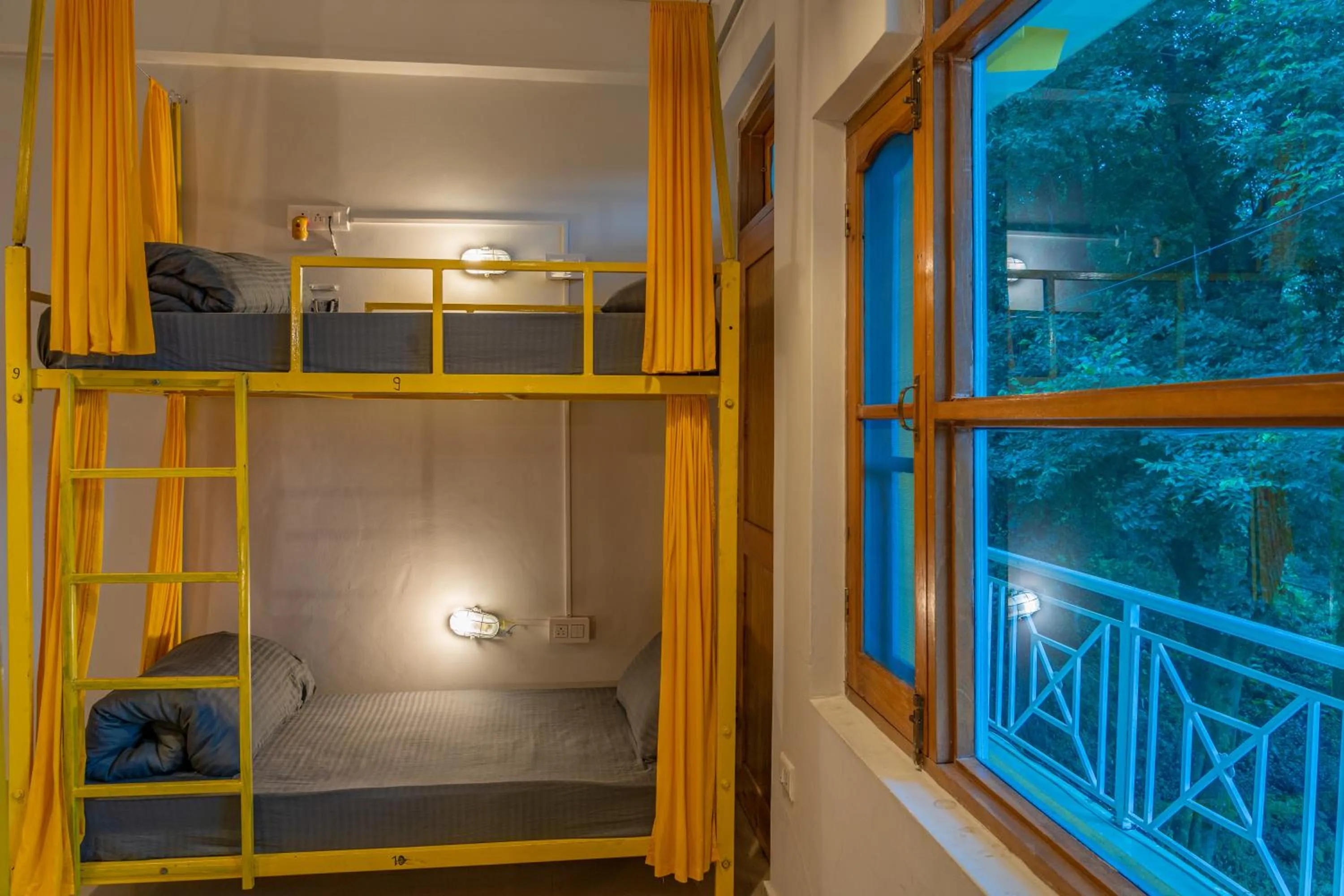 bunk bed in Whoopers Hostel Bir