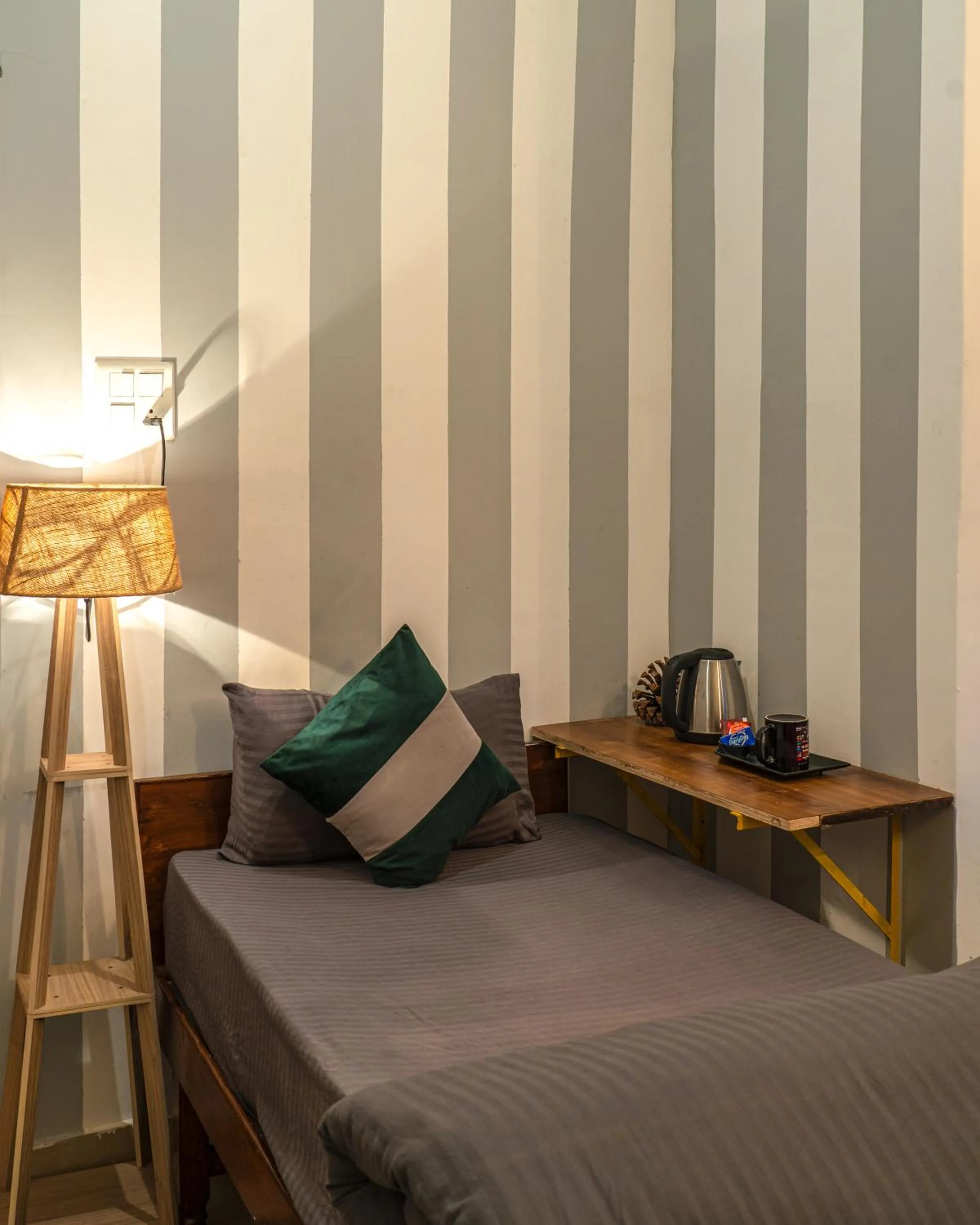 Bed in Whoopers Hostel Bir