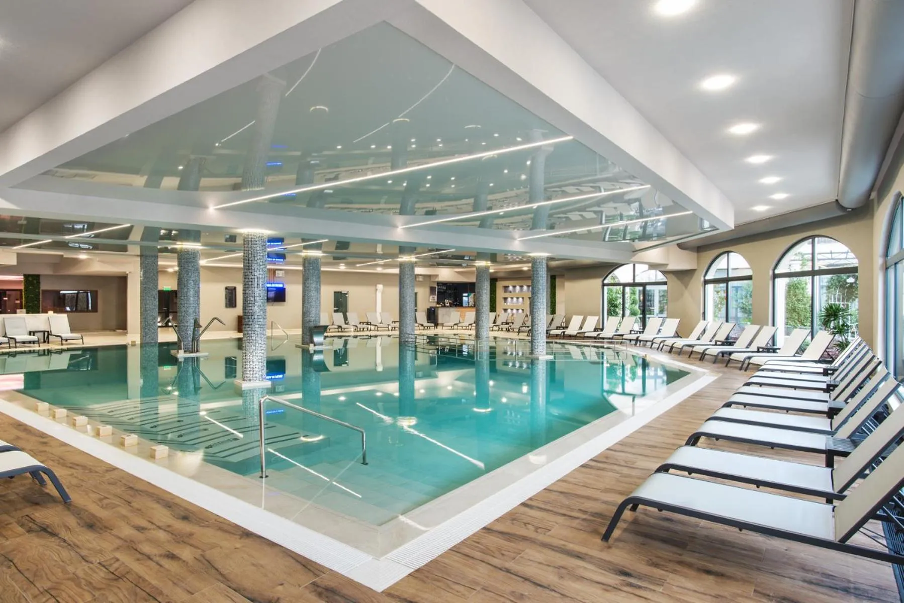 Hot Spring Bath in Casa di Fiore SPA and Medical Hotel, Mineral Pools & Private Beach