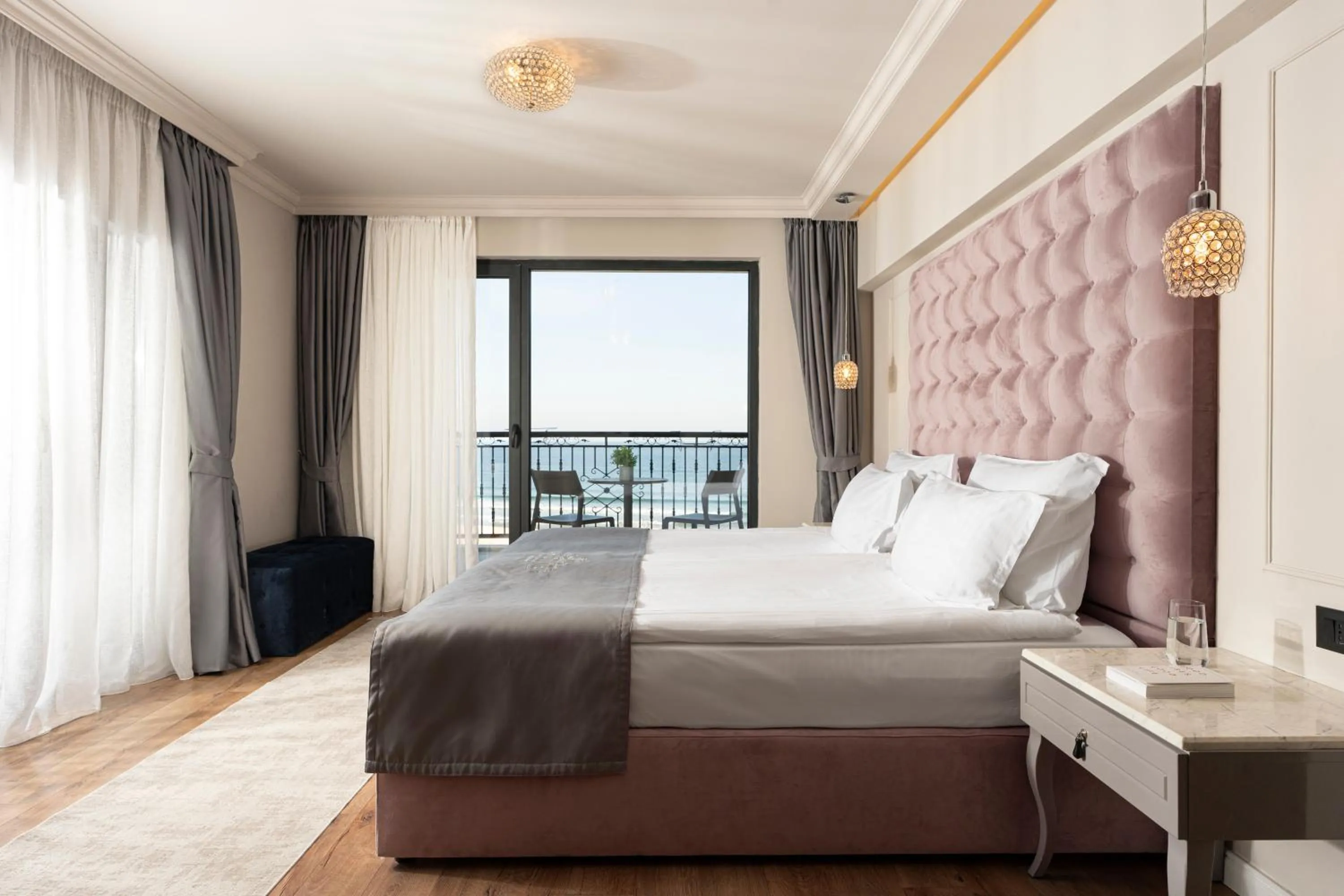 Bed in Casa di Fiore SPA and Medical Hotel, Mineral Pools & Private Beach