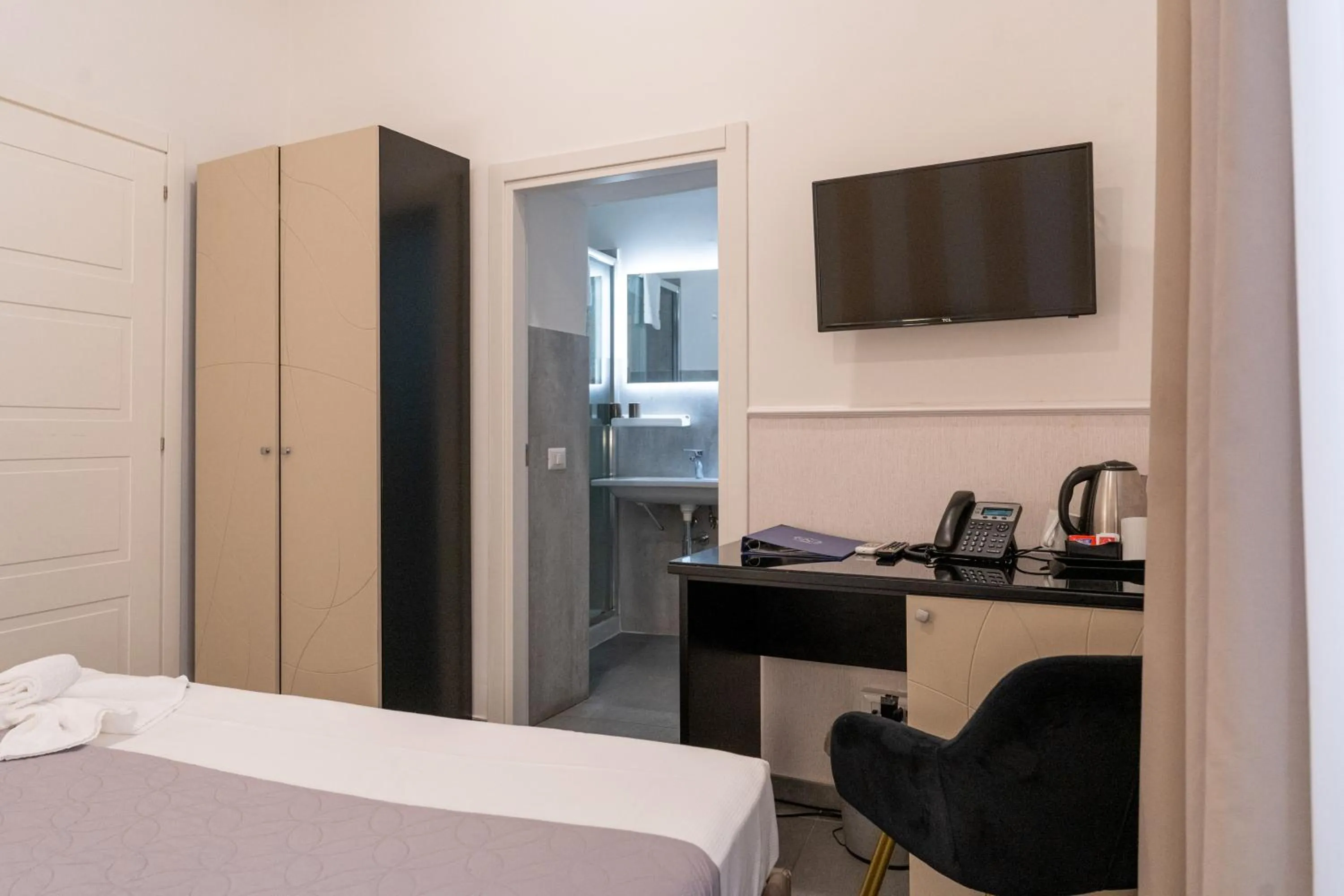 Photo of the whole room, Bed in Hotel San Michele