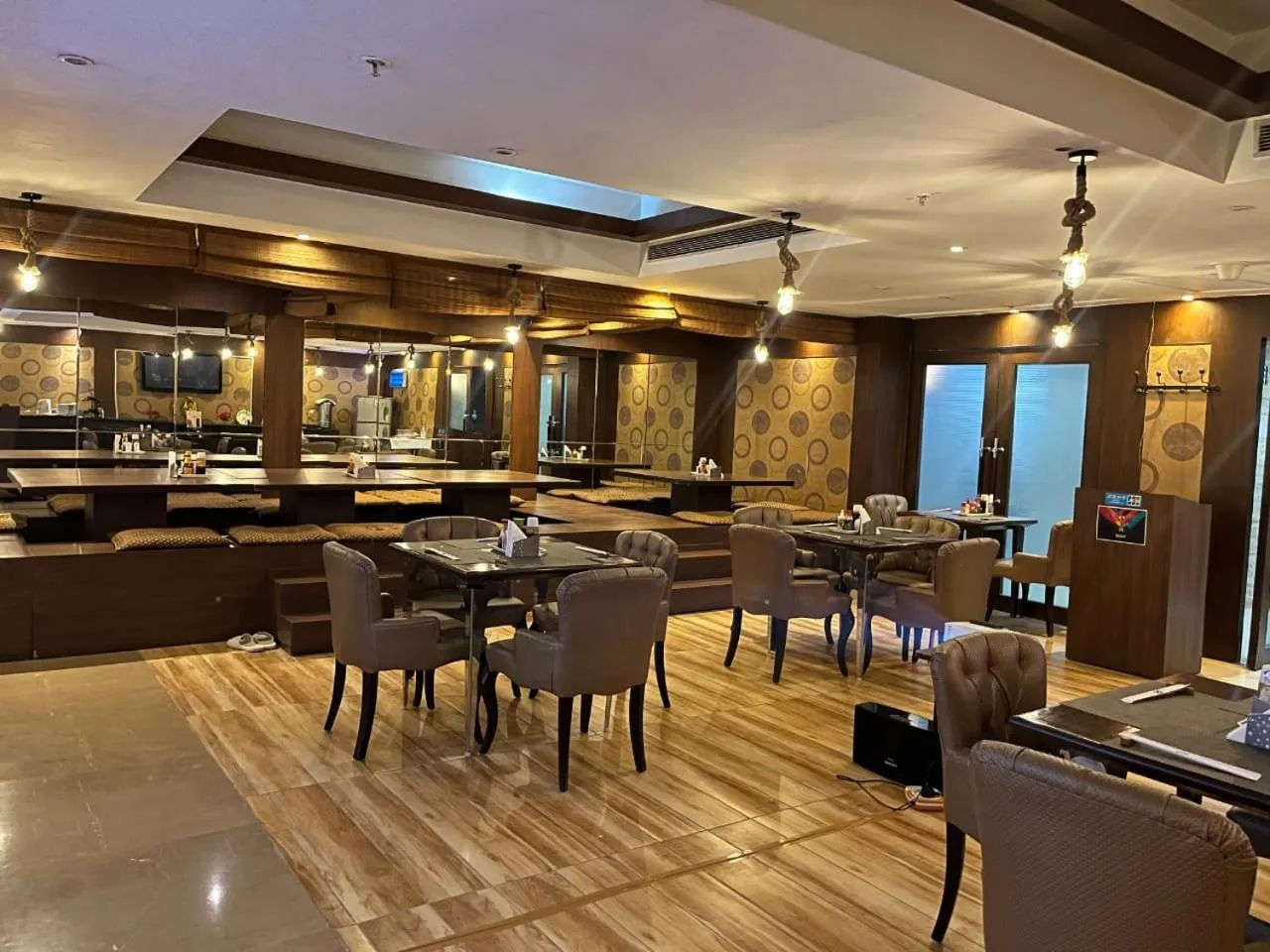 Restaurant/places to eat in YUHI MANSIONS-A Boutique Hotel