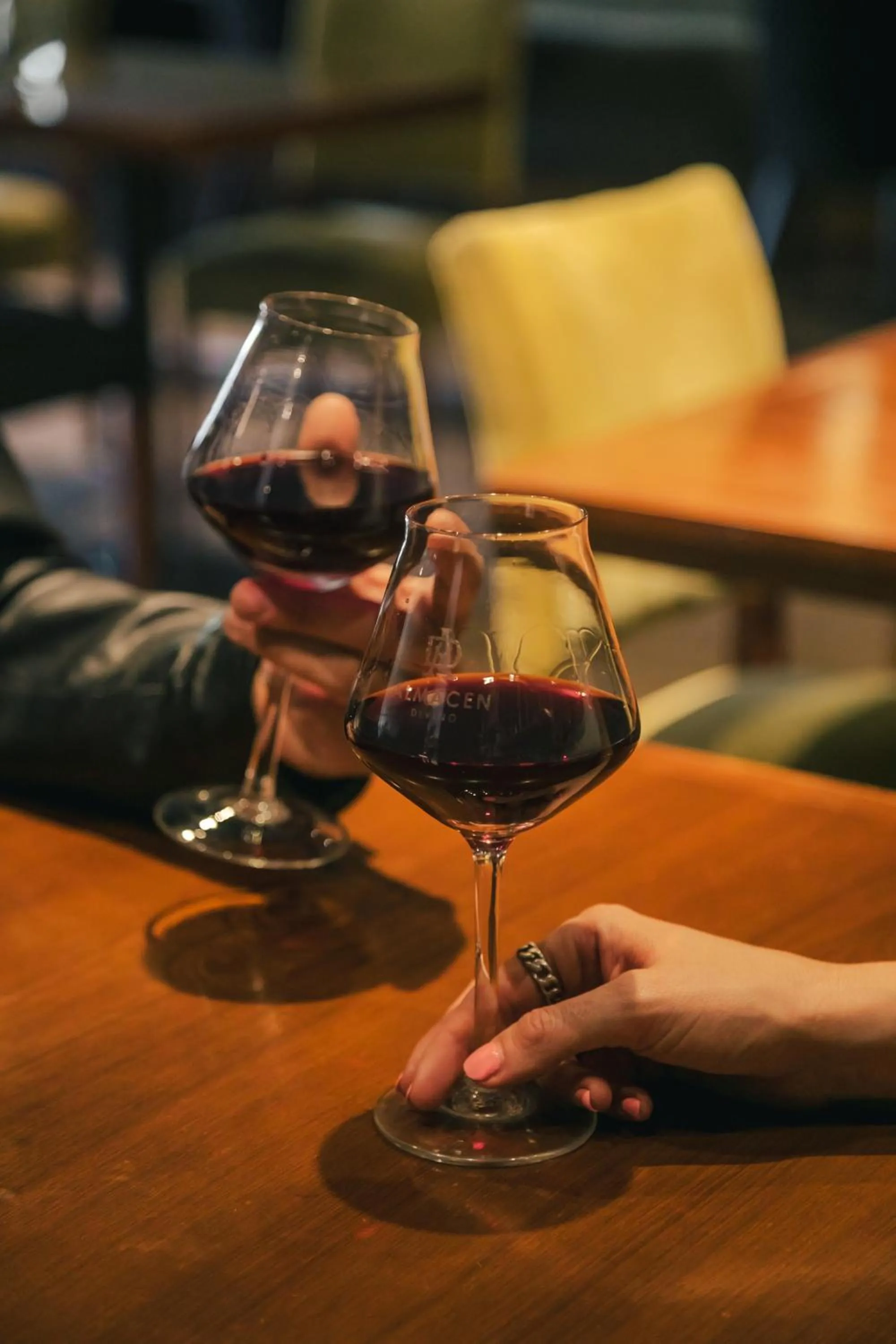 Lounge or bar in Portal Plaza Suites