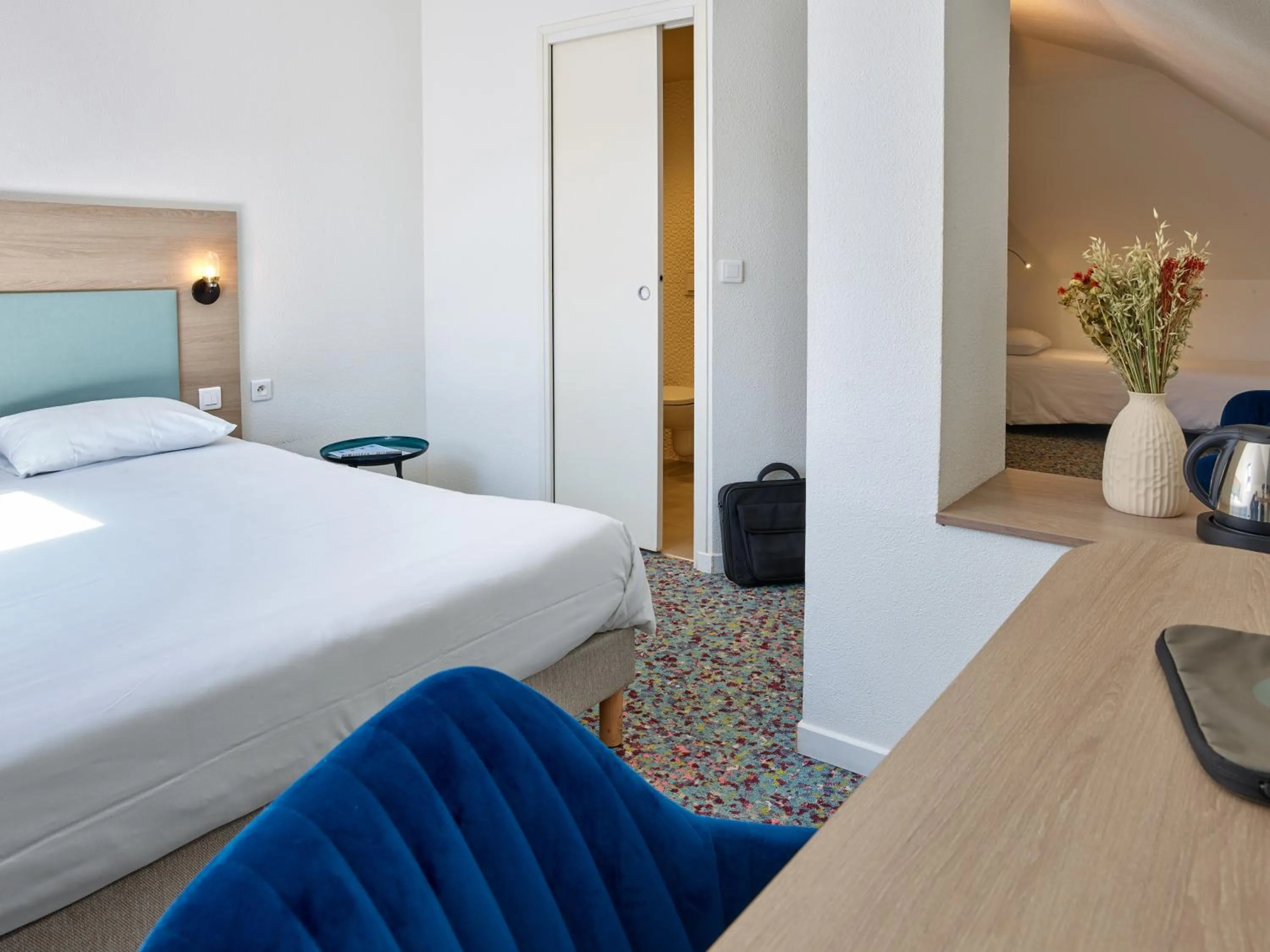 Photo of the whole room, Bed in Hôtel REVOTEL Nancy Centre Gare et Congrès