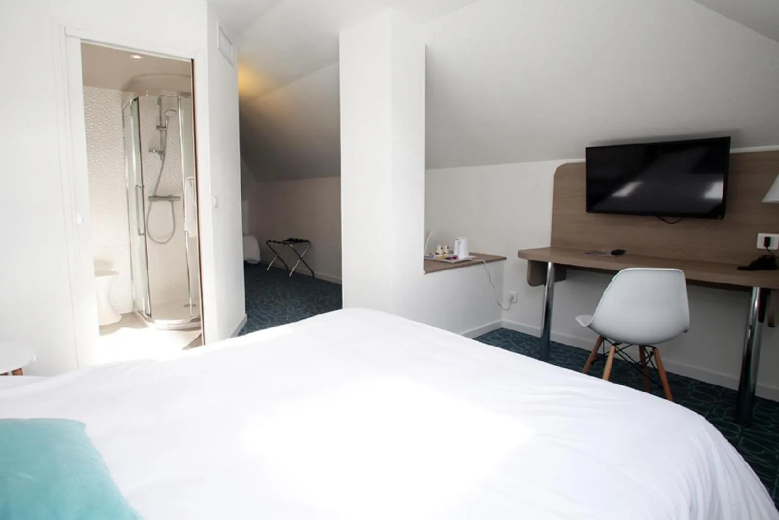 Photo of the whole room, Bed in Hôtel REVOTEL Nancy Centre Gare et Congrès