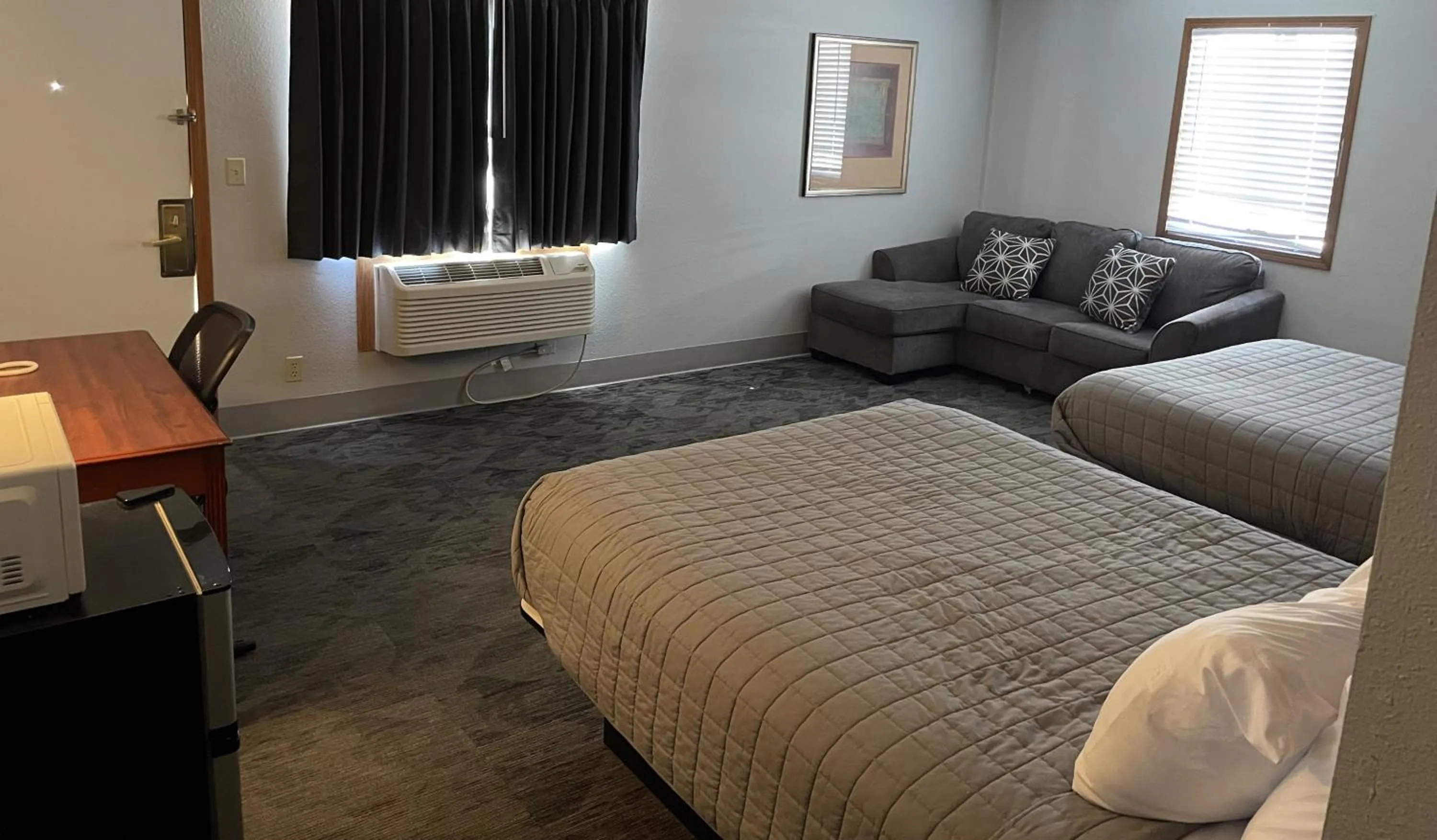 Bed in Travelodge by Wyndham Lincoln South