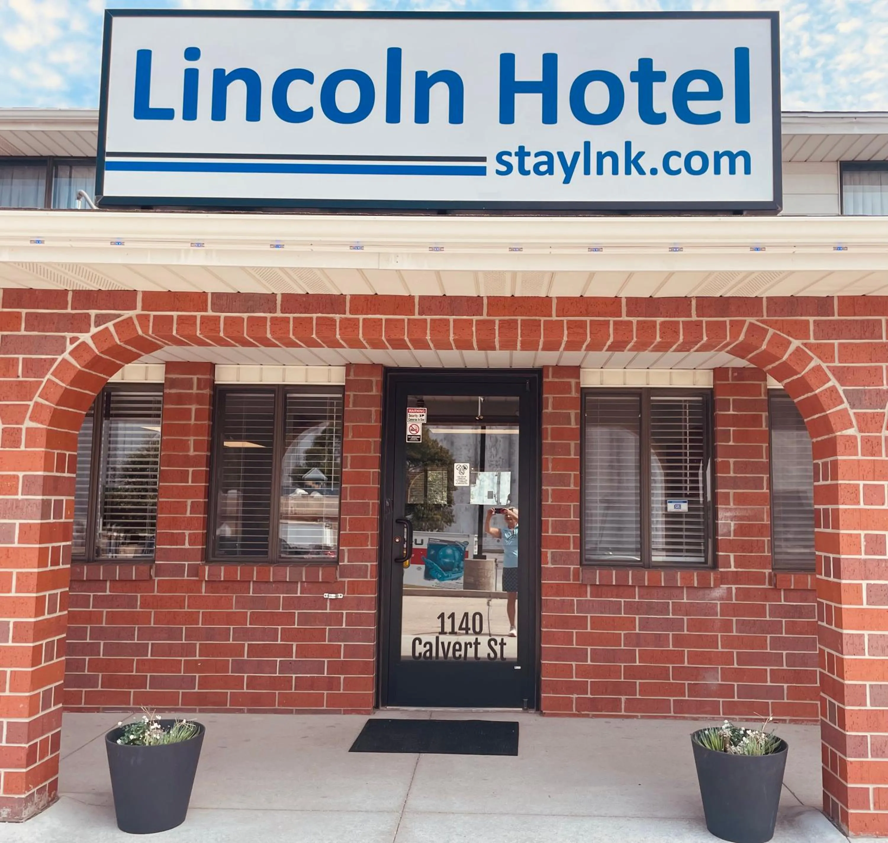 Property building in Lincoln Hotel