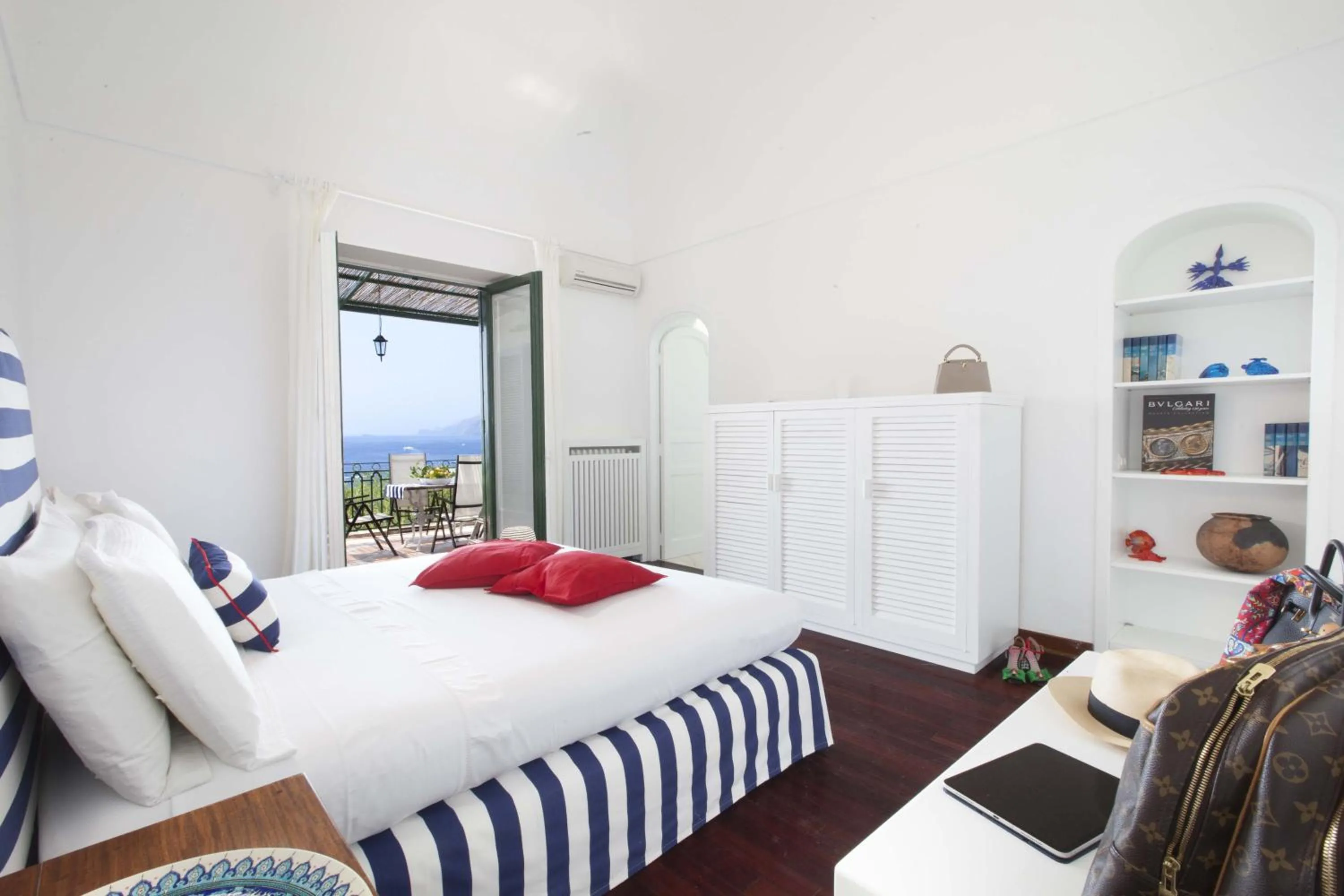 Bedroom, Bed in Amore Rentals - Villa Lo Scoglio