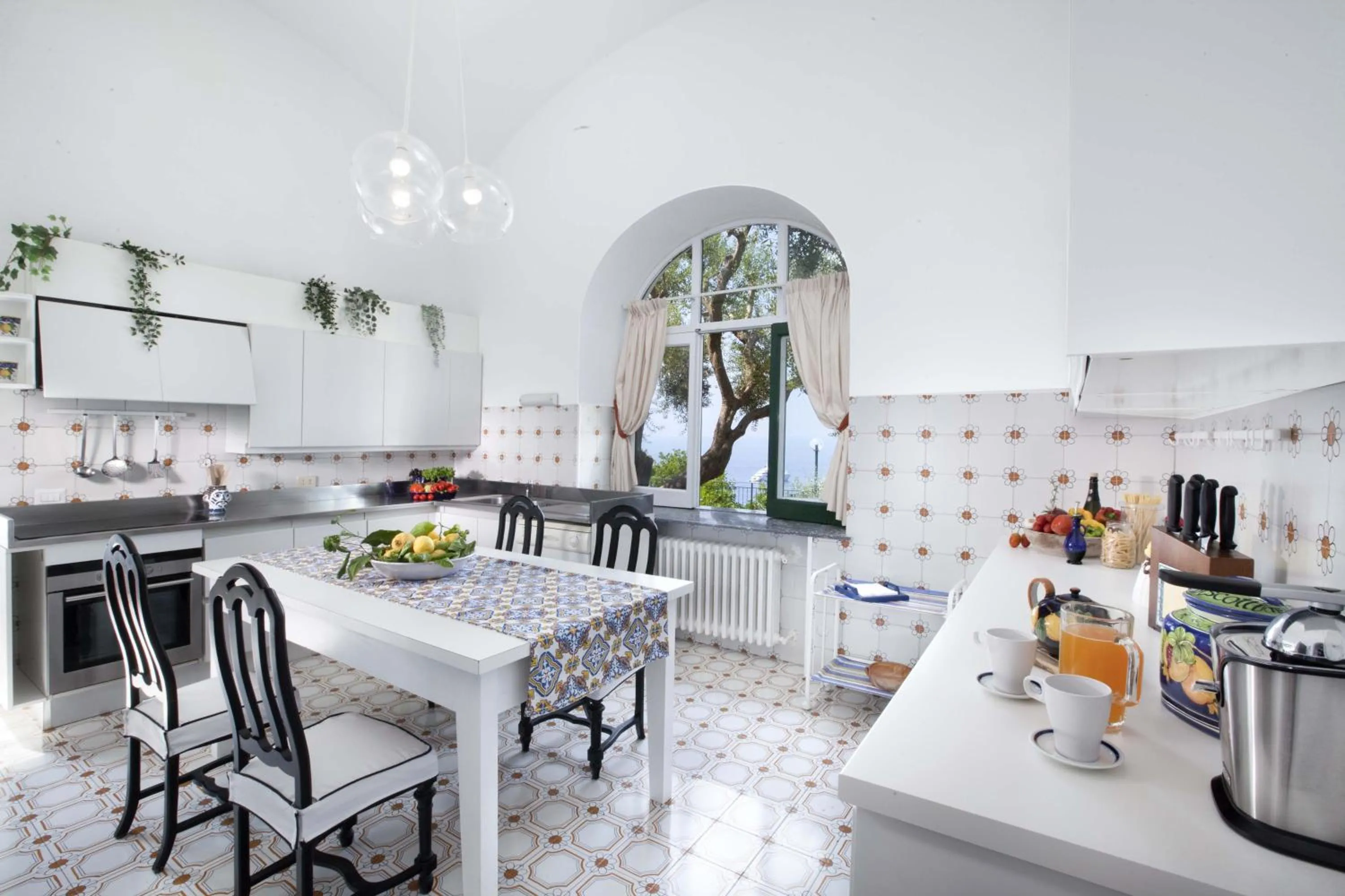 Kitchen or kitchenette in Amore Rentals - Villa Lo Scoglio