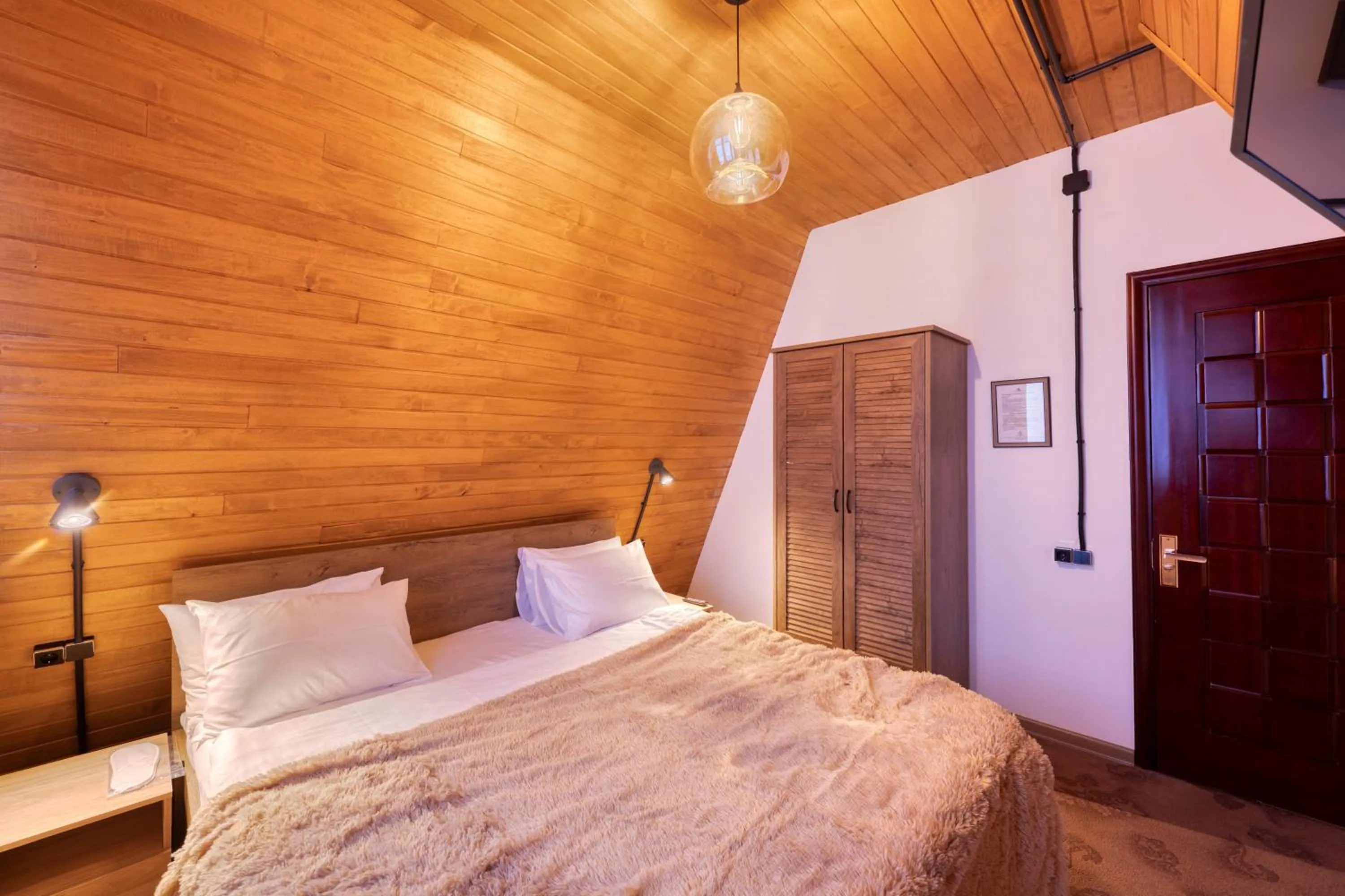 Bed in Alpine Castle Hotel