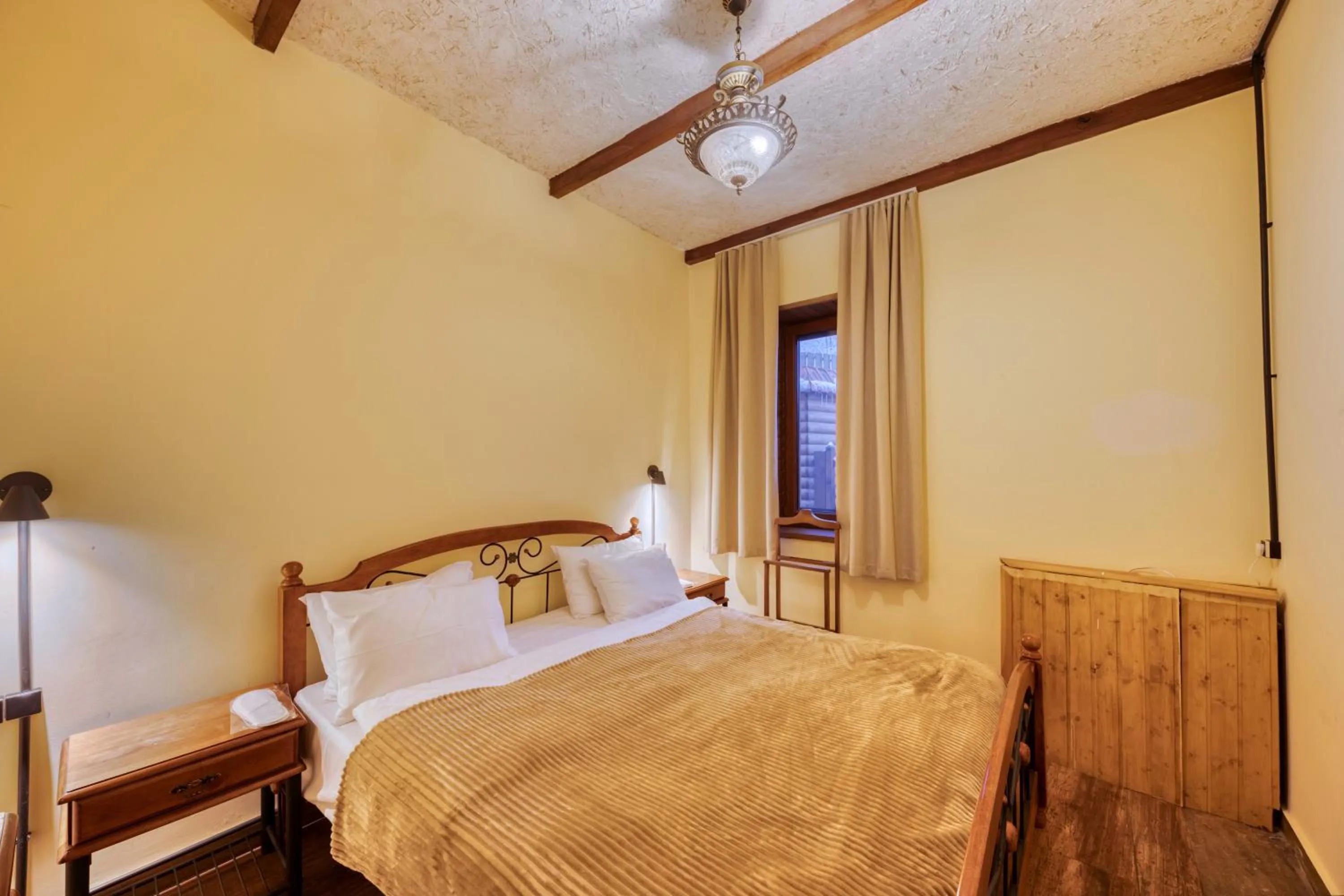 Bed in Alpine Castle Hotel