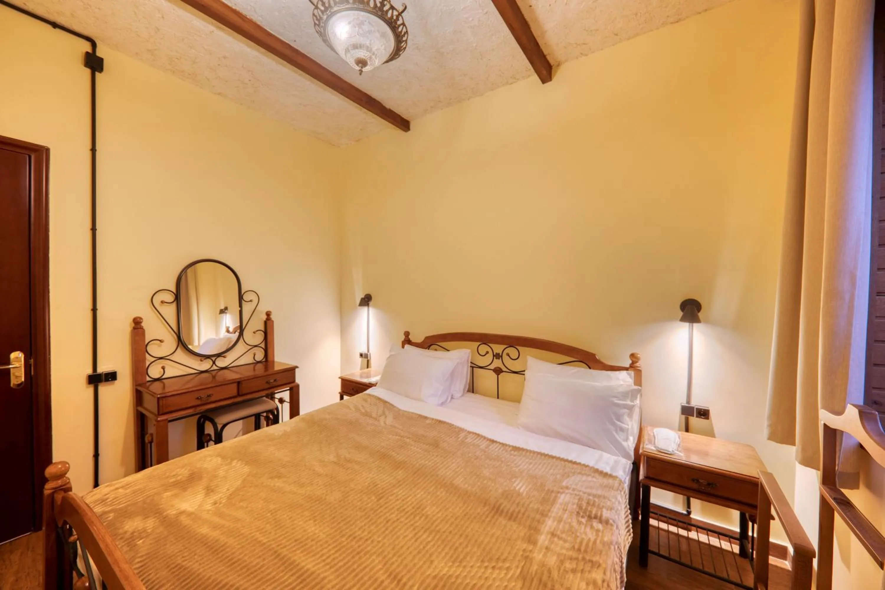 Bed in Alpine Castle Hotel