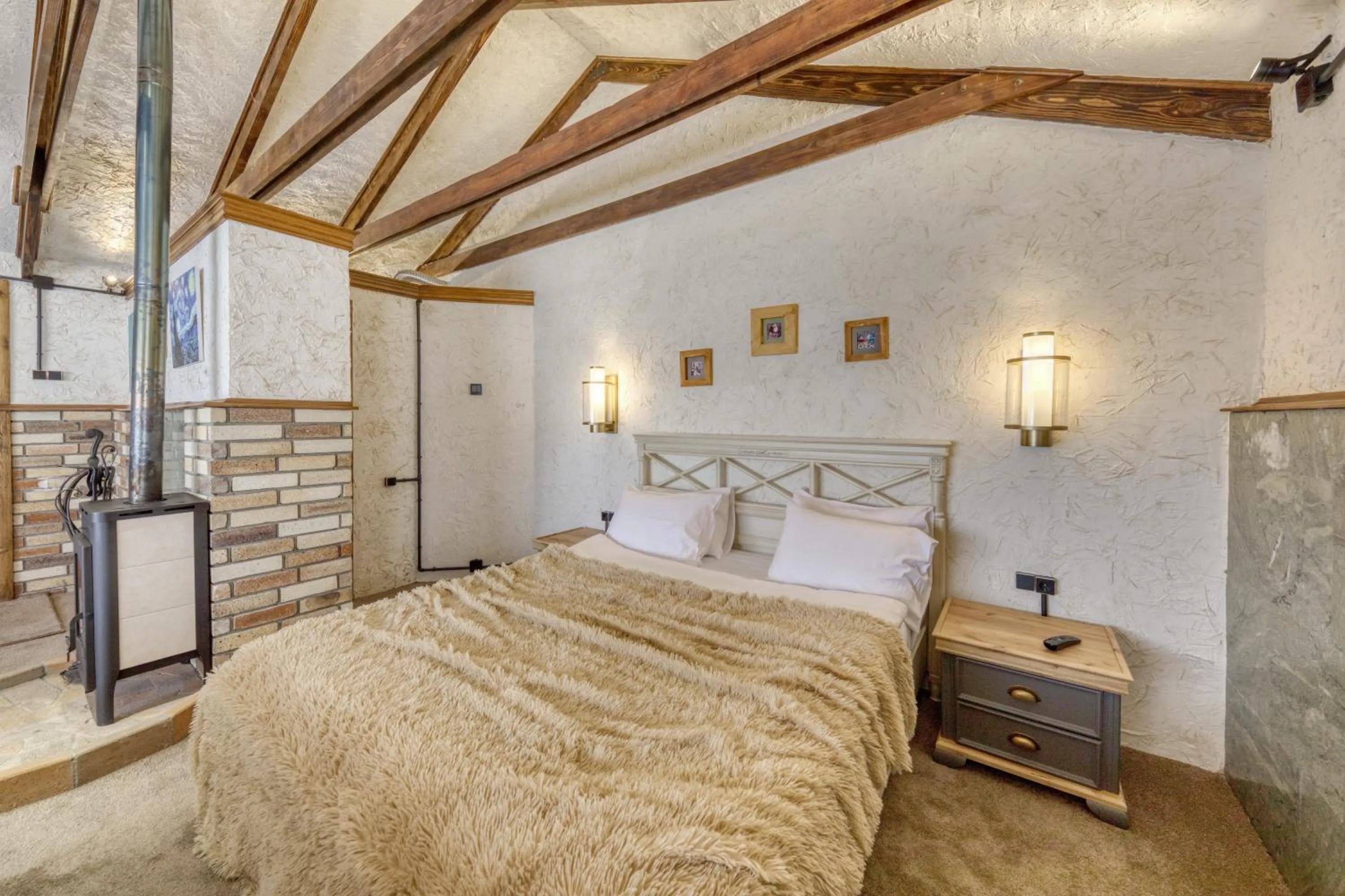 Bed in Alpine Castle Hotel
