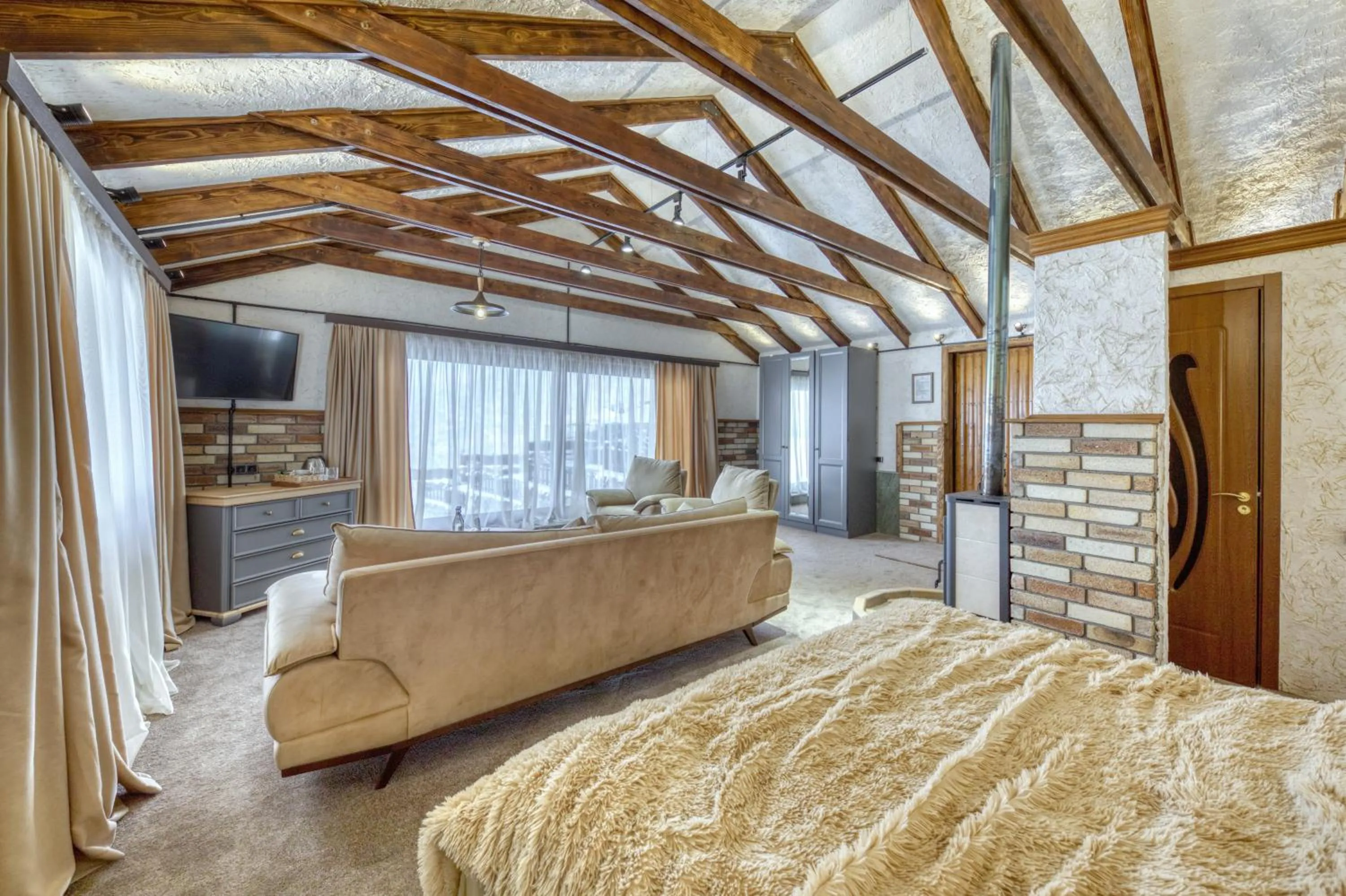 Bed in Alpine Castle Hotel