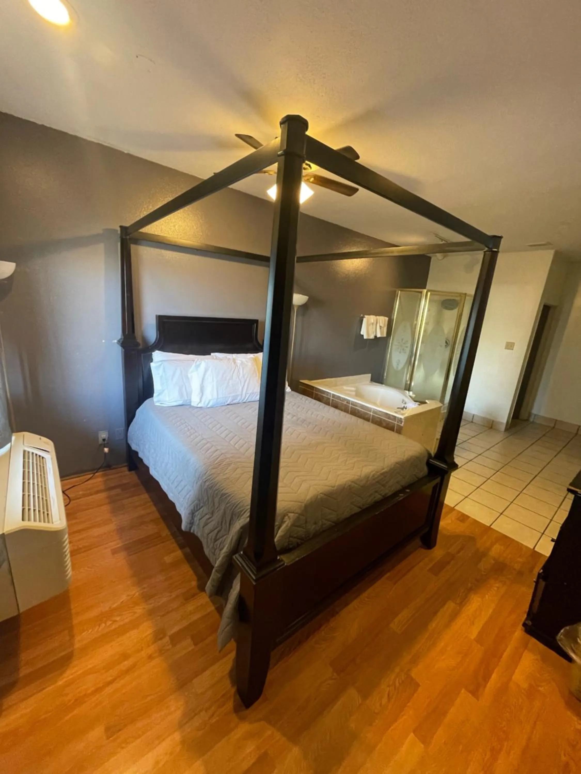 Bed in Best Budget Inn