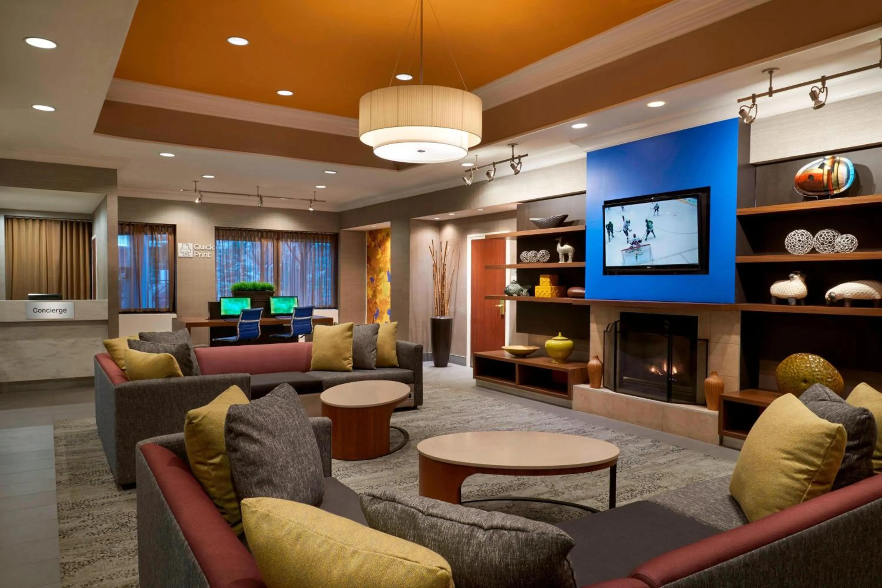 Lobby or reception in Courtyard by Marriott Toronto Downtown