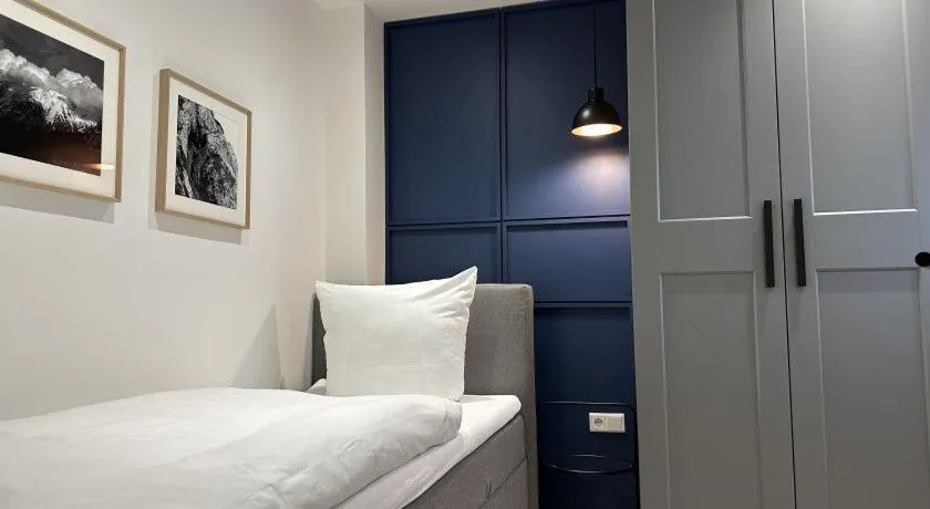 Bed in Hotel zur Post Dabringhausen - Quiet Business Hotel near Cologne and Dusseldorf Trade Fairs