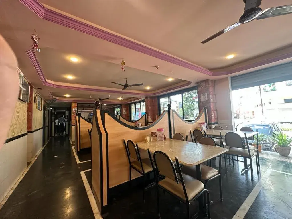 Restaurant/places to eat in Hotel Dhruv Palace Restaurant/places to eat in Hotel Dhruv Palace