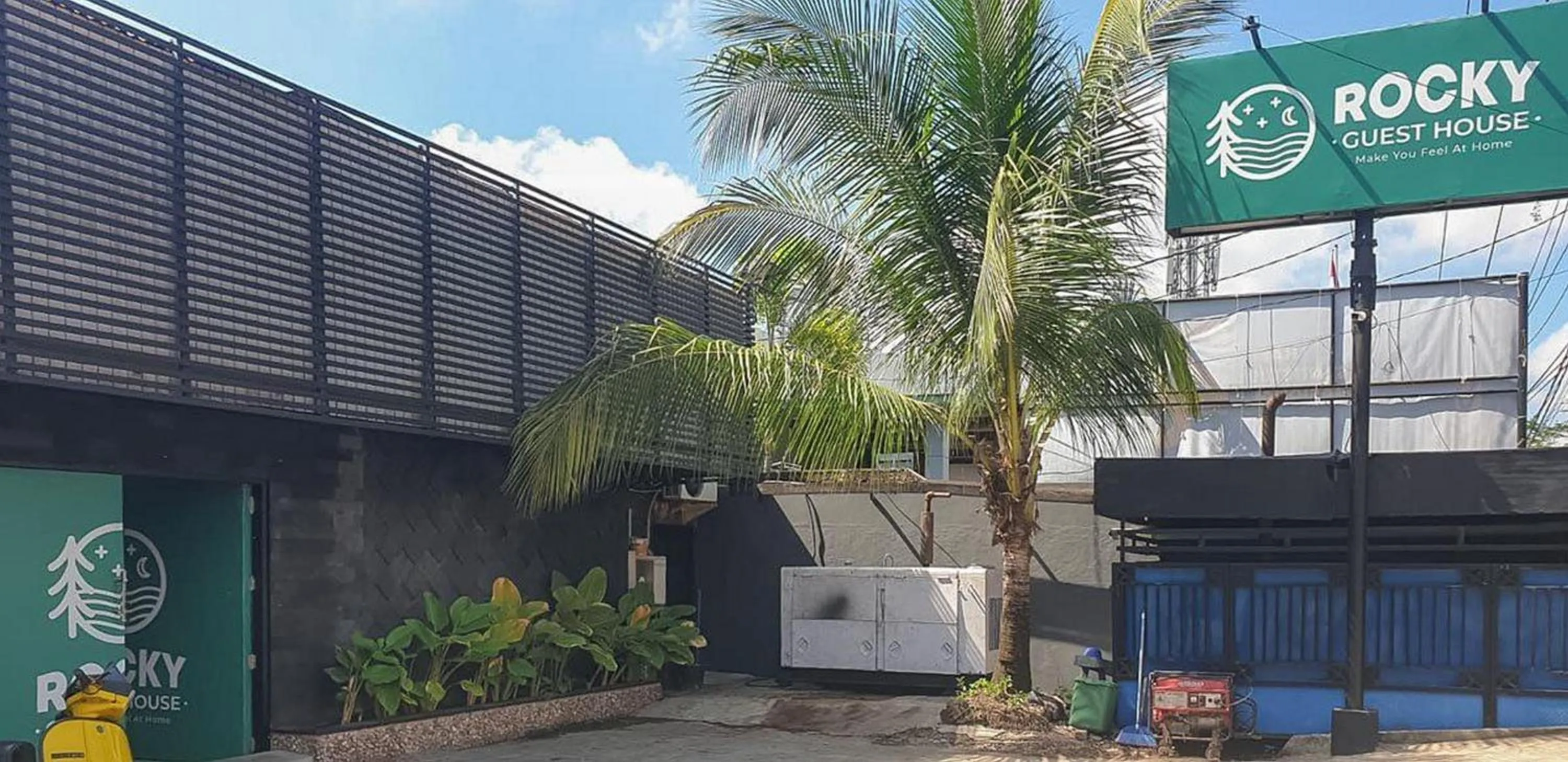 Facade/entrance in Rocky Guest House Syariah Mitra RedDoorz