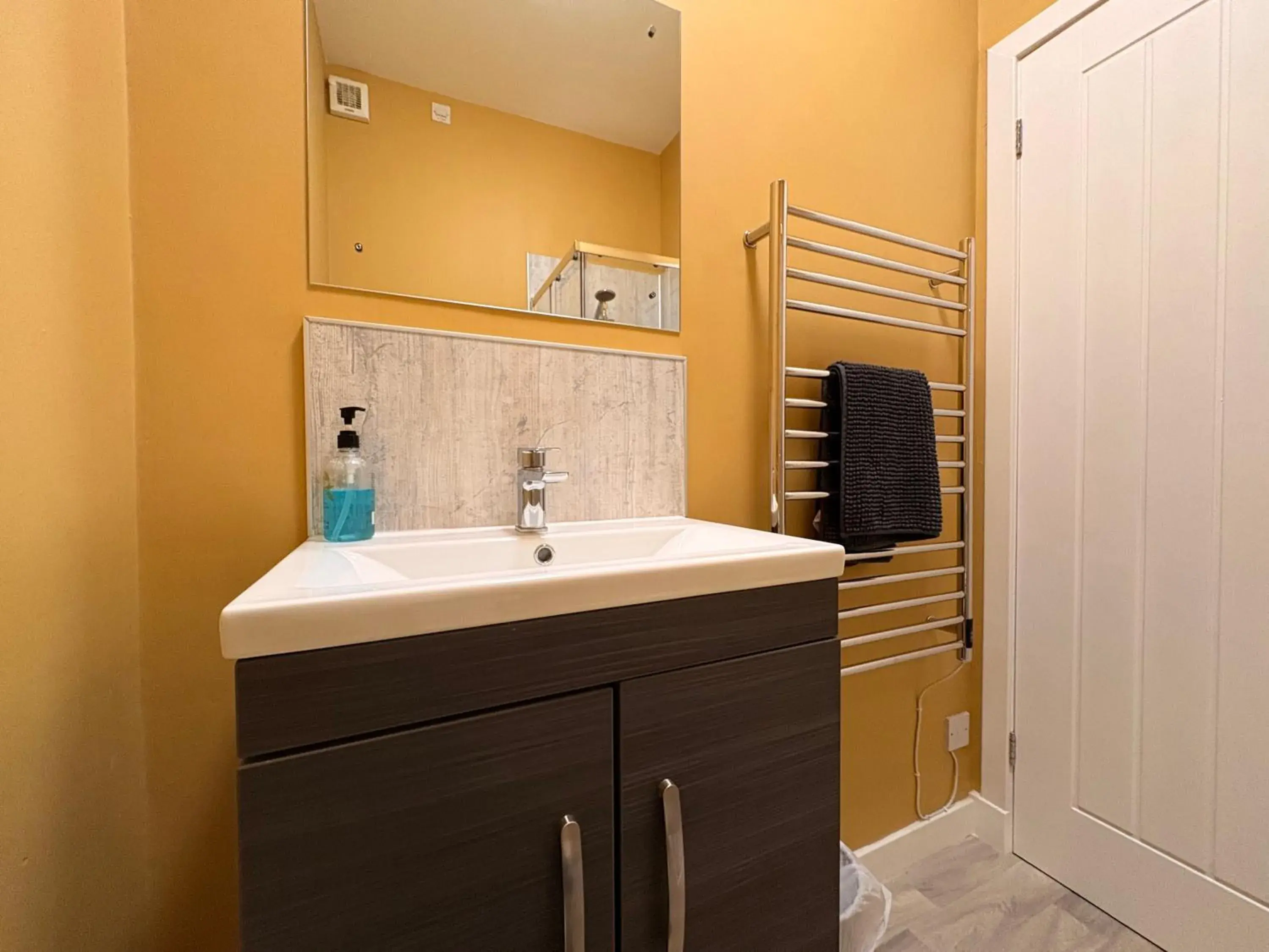 Budget Single Room - single occupancy in Winmar Budget Single Room - single occupancy in Winmar