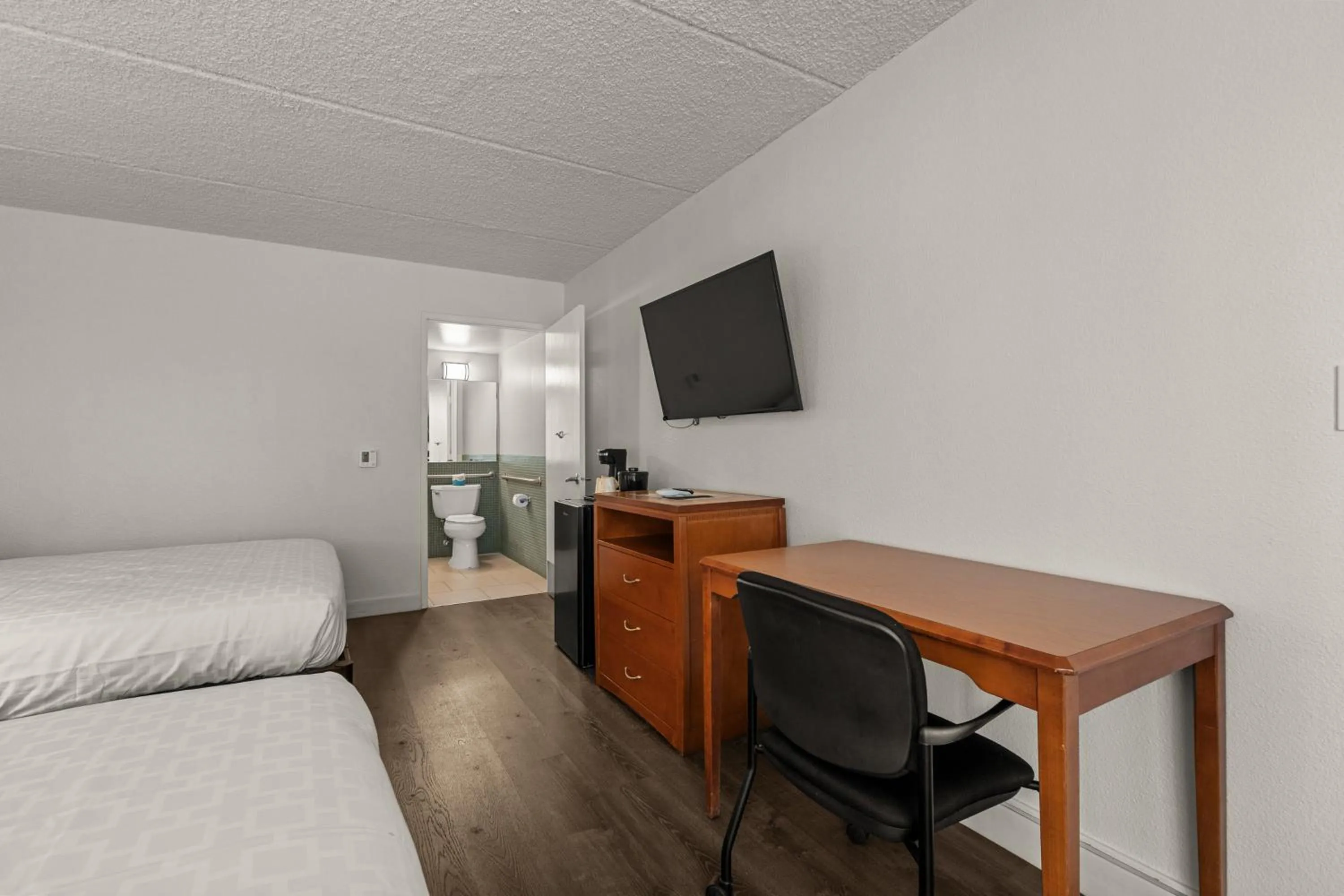 Bed in Vagabond Inn Executive Old Town