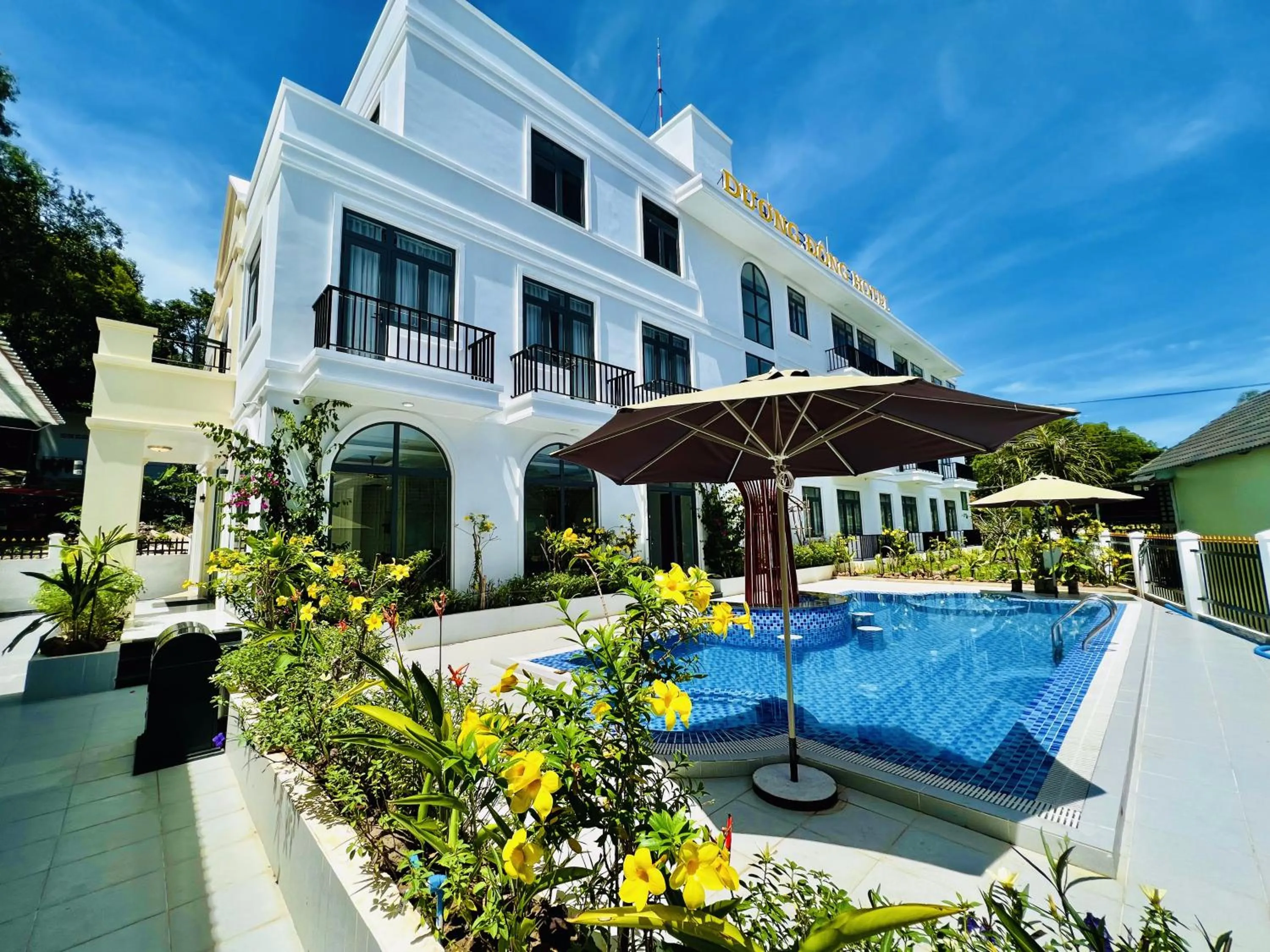 Property building in Dương Đông Hotel