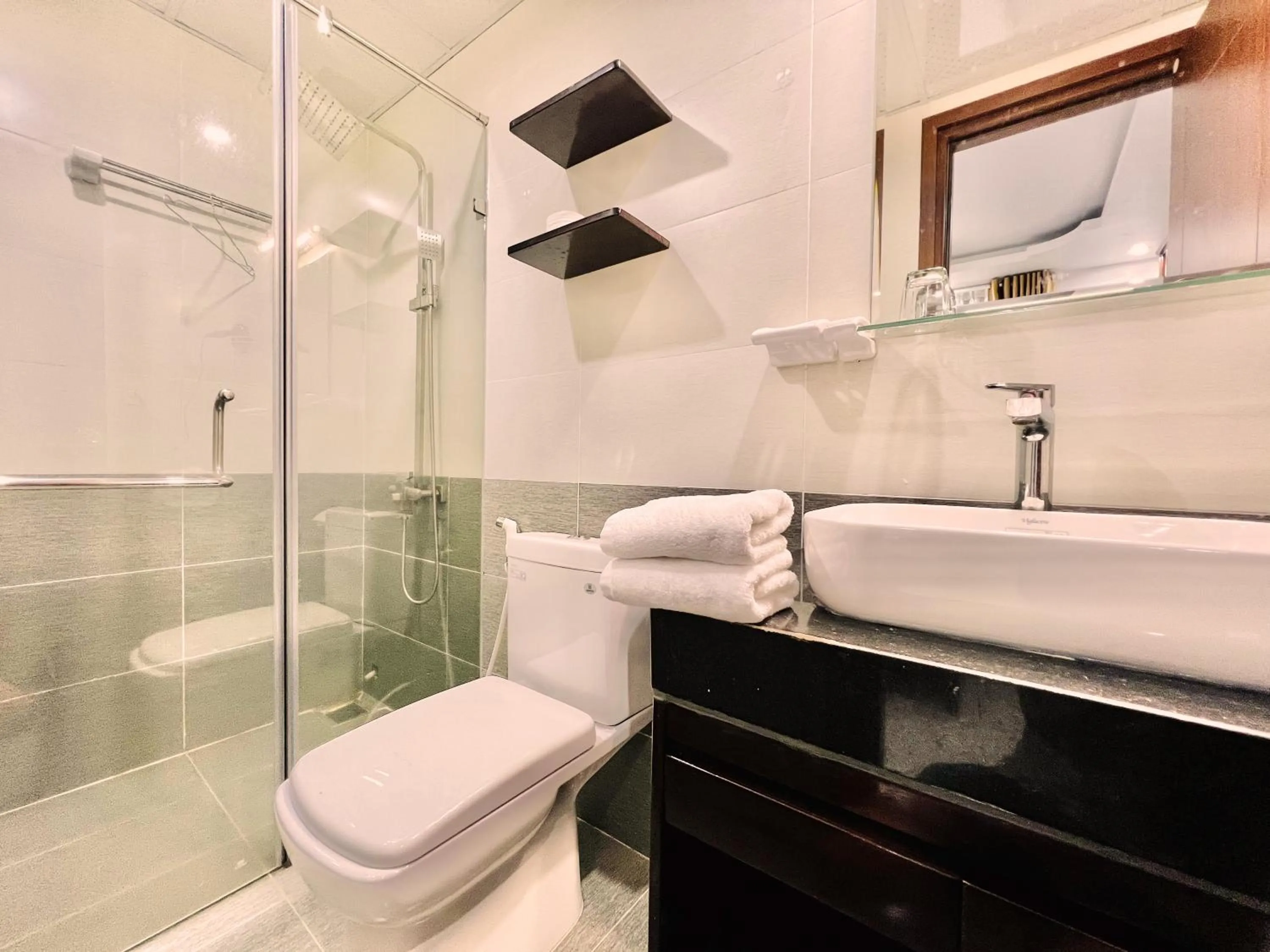 Bathroom in Dương Đông Hotel