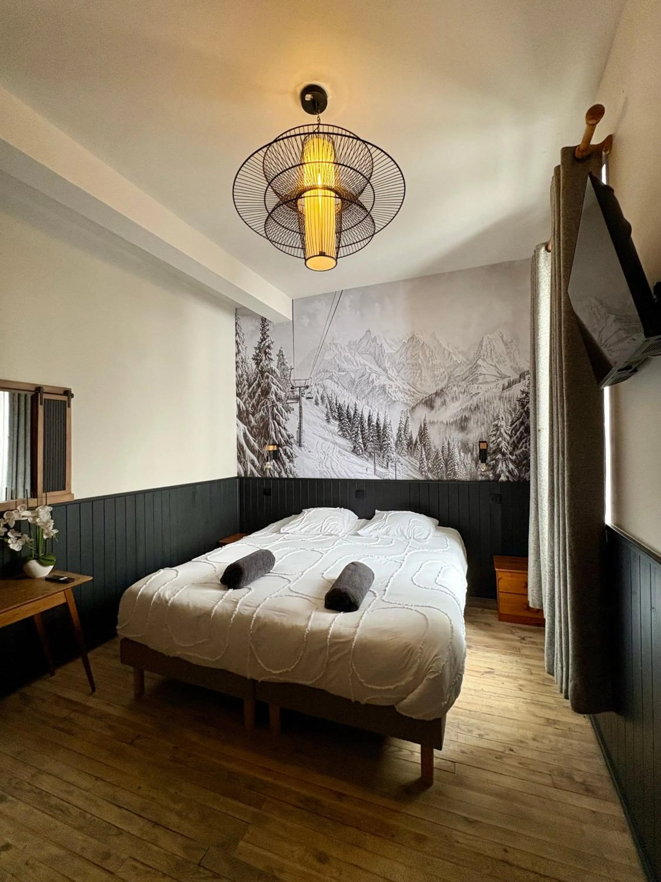 Property building, Bed in Hôtel Restaurant "La Petite Auberge"