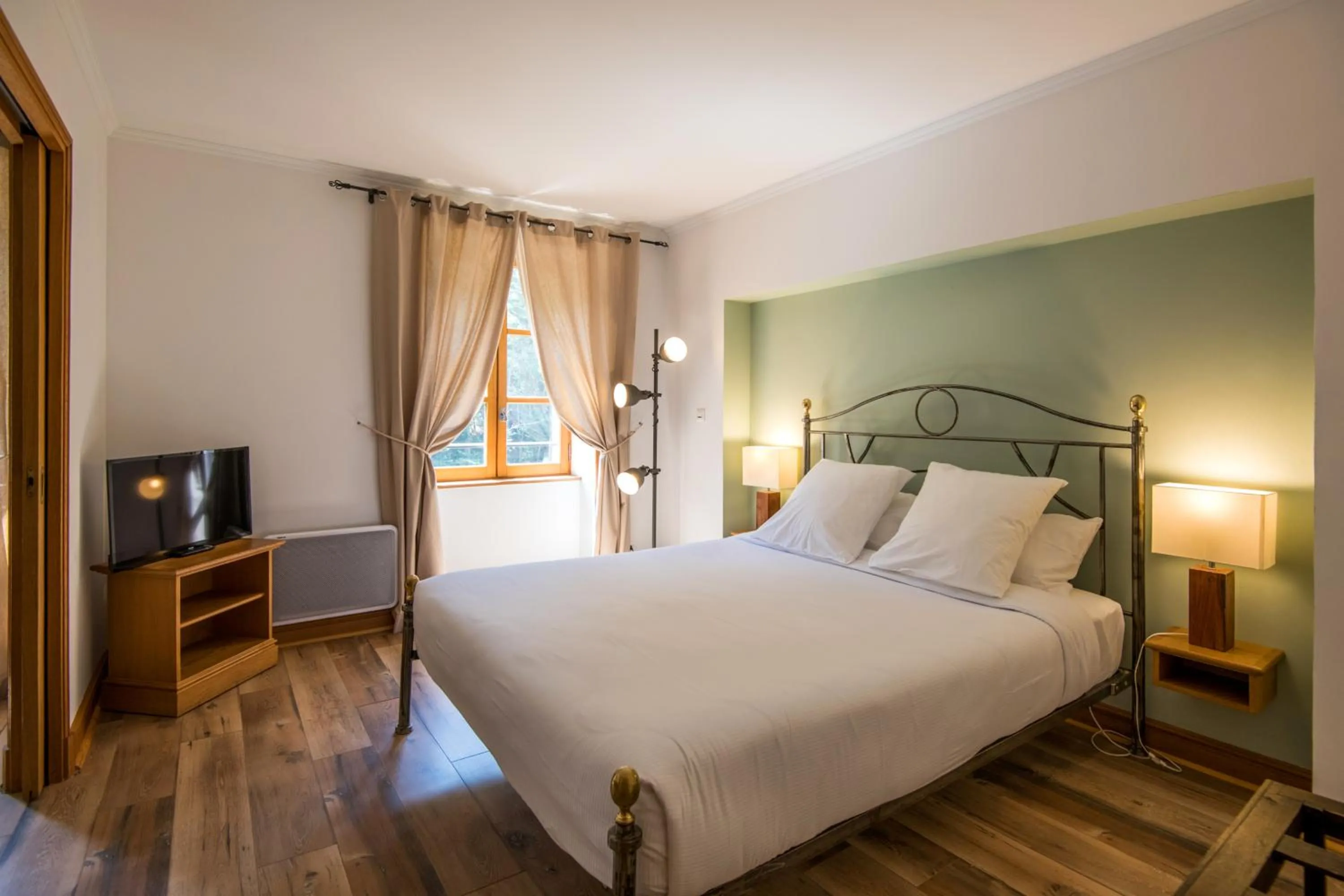 Bed in Château De La Caze Piscine & Spa - Ste Enimie