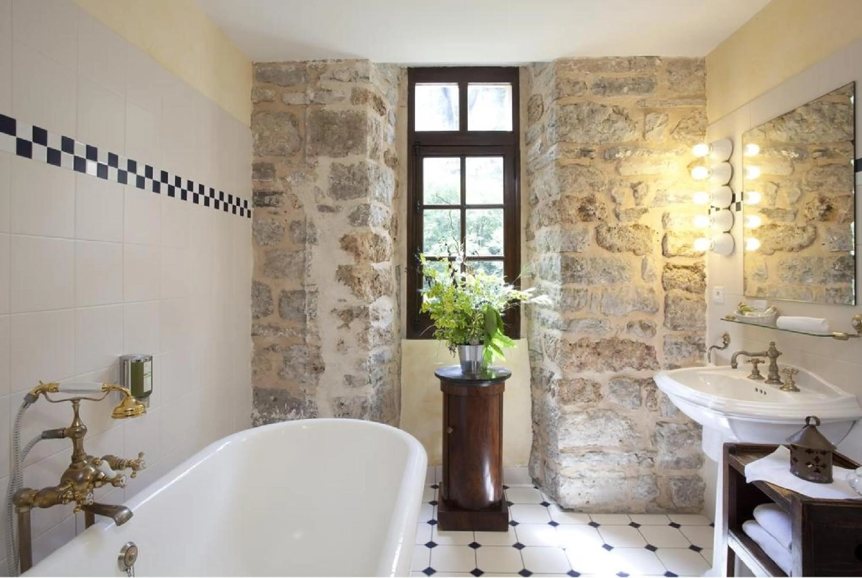 Bathroom in Château De La Caze Piscine & Spa - Ste Enimie