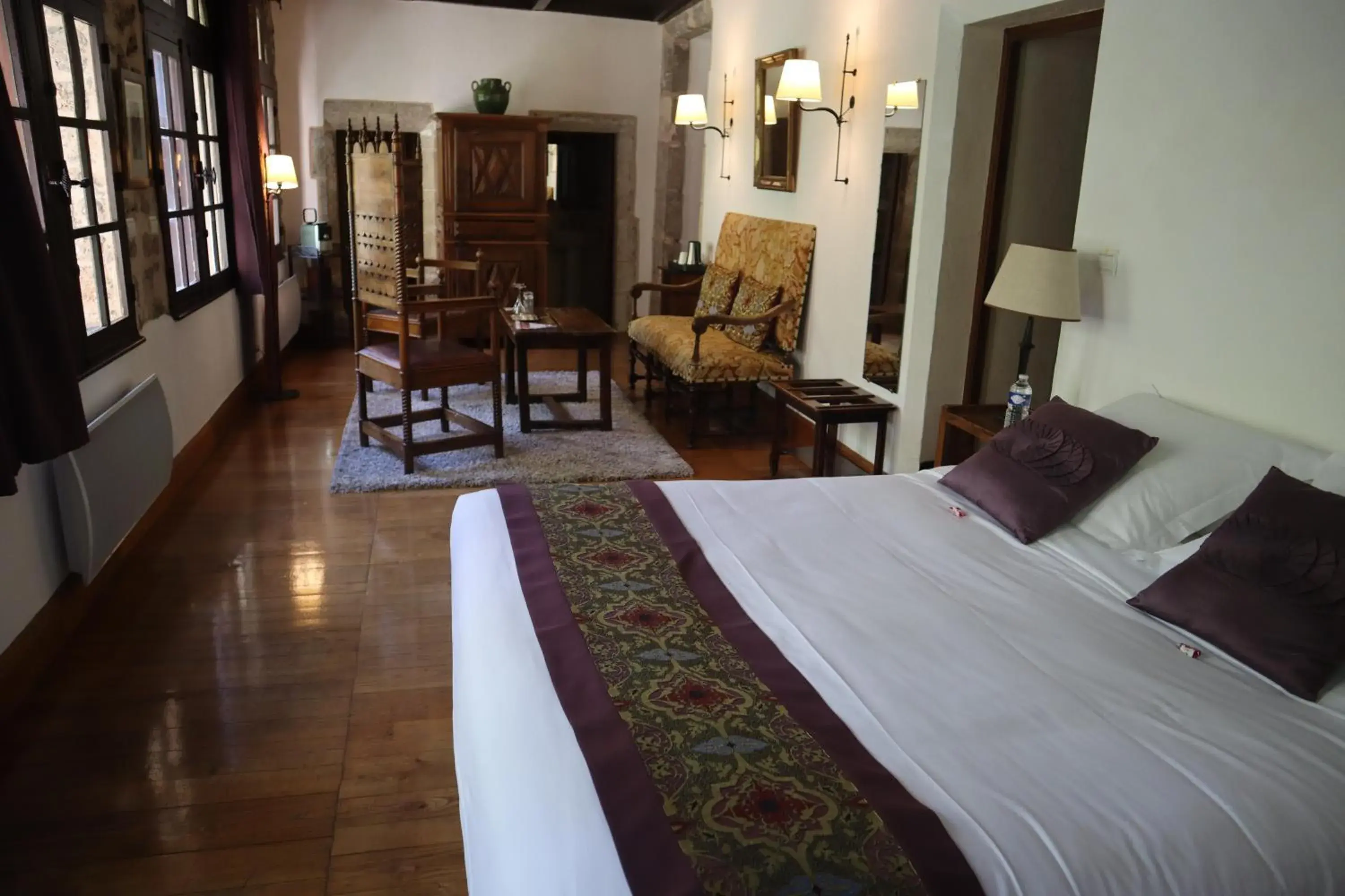 Photo of the whole room, Bed in Château De La Caze Piscine & Spa - Ste Enimie Photo of the whole room, Bed in Château De La Caze Piscine & Spa - Ste Enimie