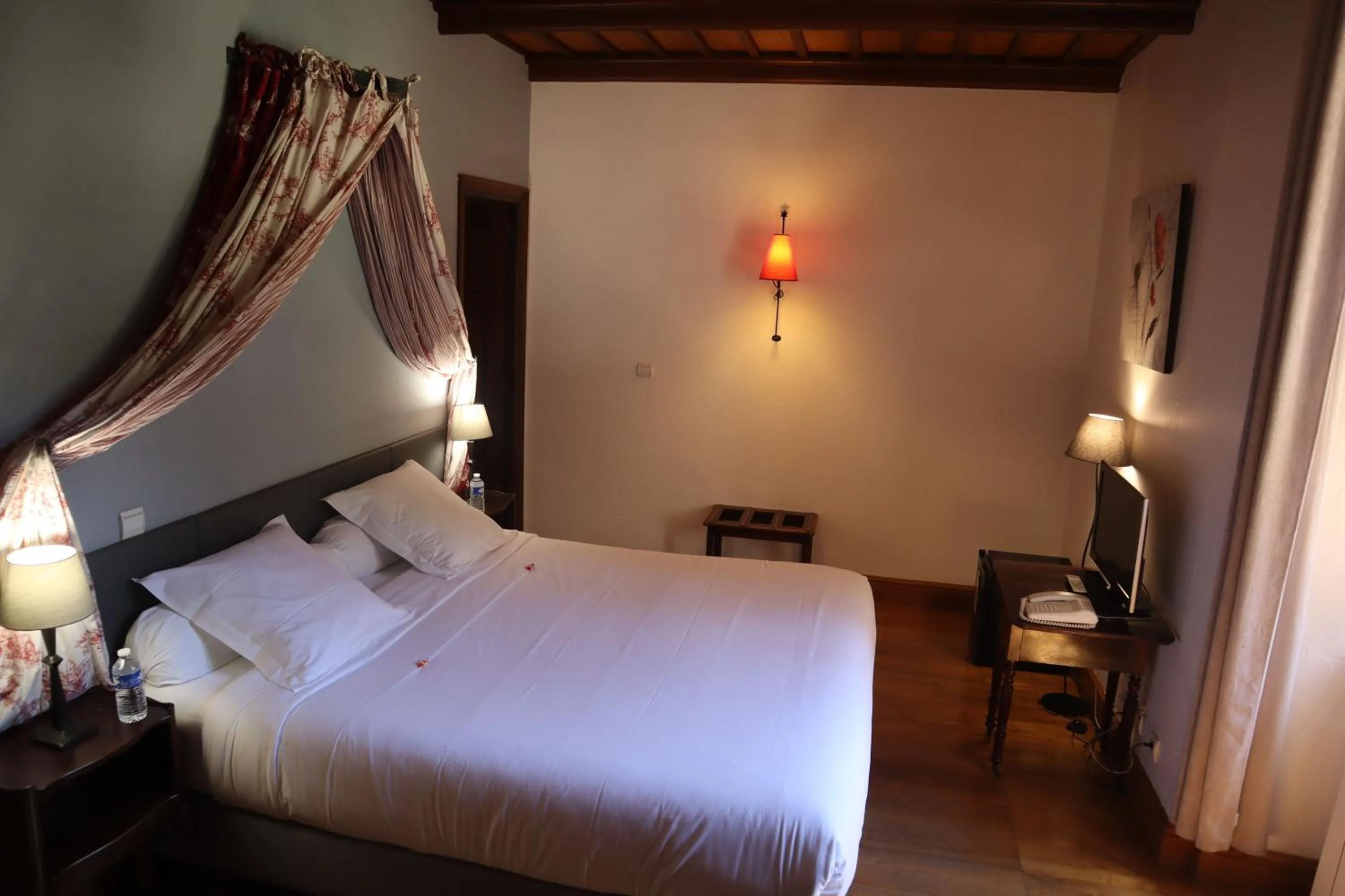 Bed in Château De La Caze Piscine & Spa - Ste Enimie