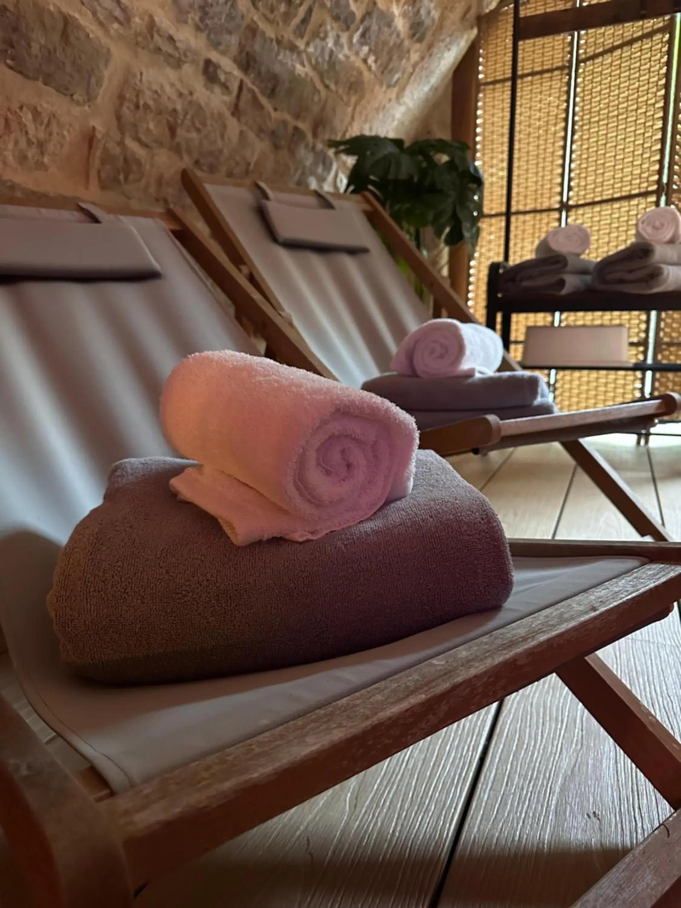 Spa and wellness centre/facilities in Château De La Caze Piscine & Spa - Ste Enimie Spa and wellness centre/facilities in Château De La Caze Piscine & Spa - Ste Enimie